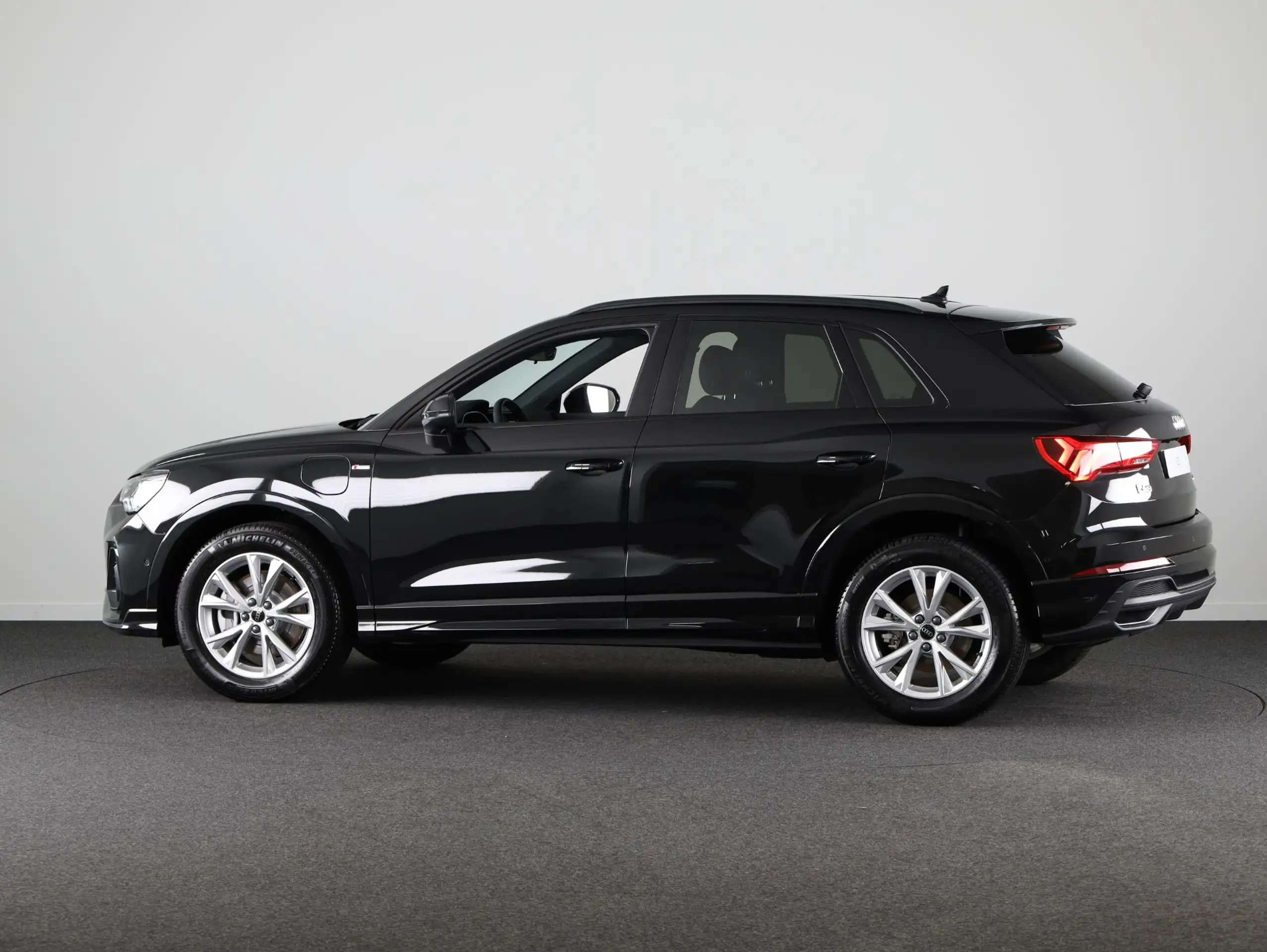 Audi - Q3