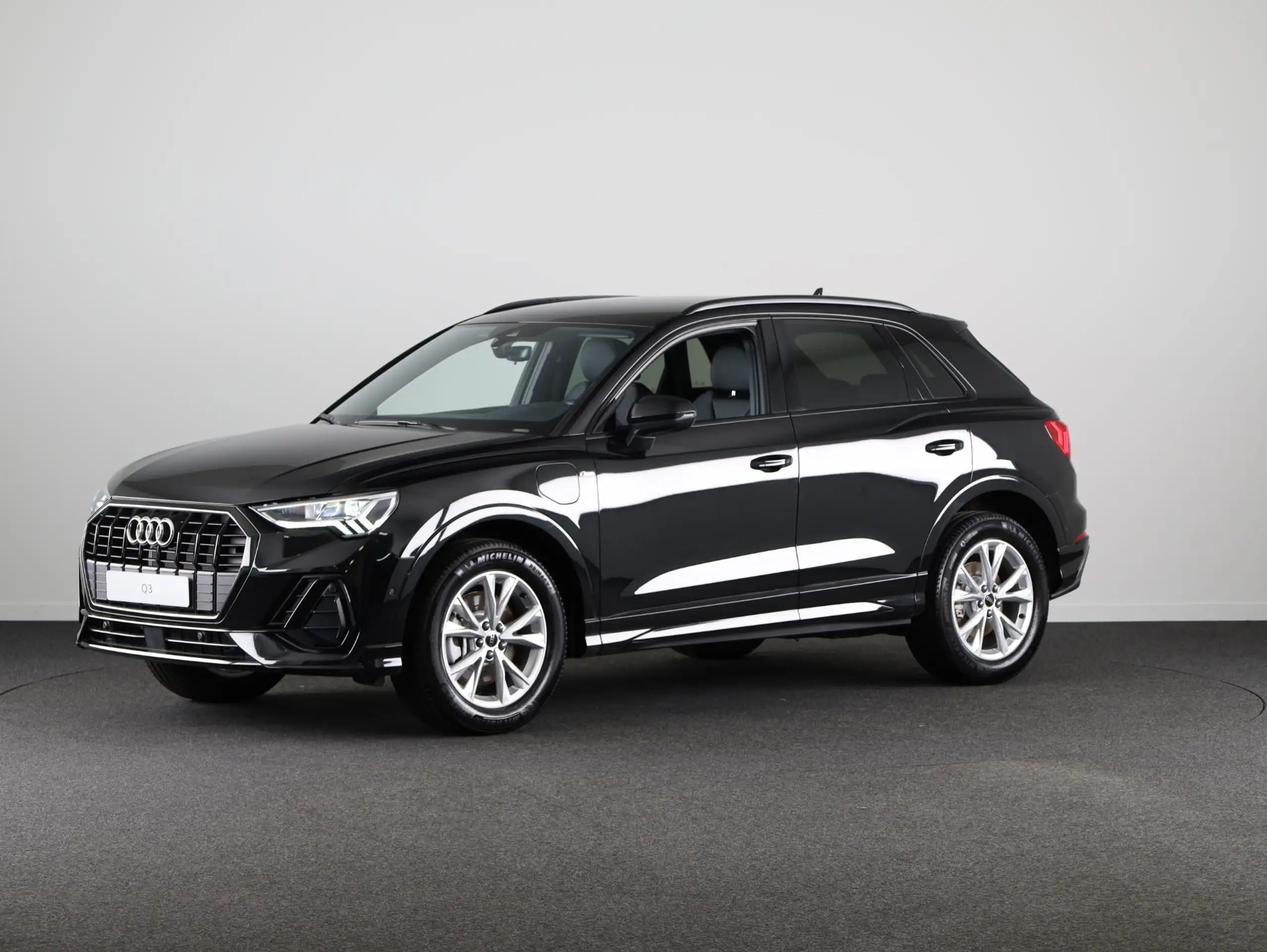 Audi - Q3