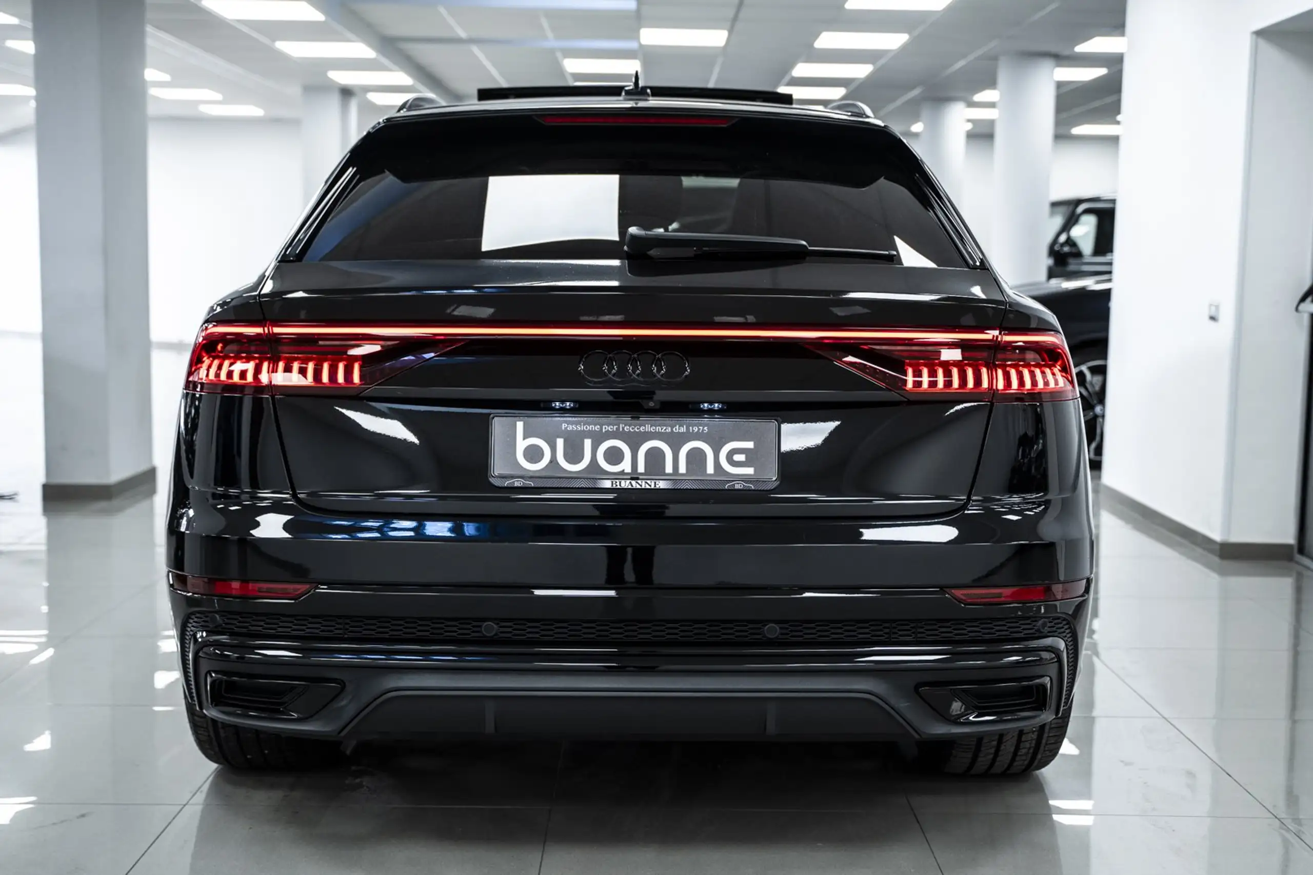 Audi - Q8