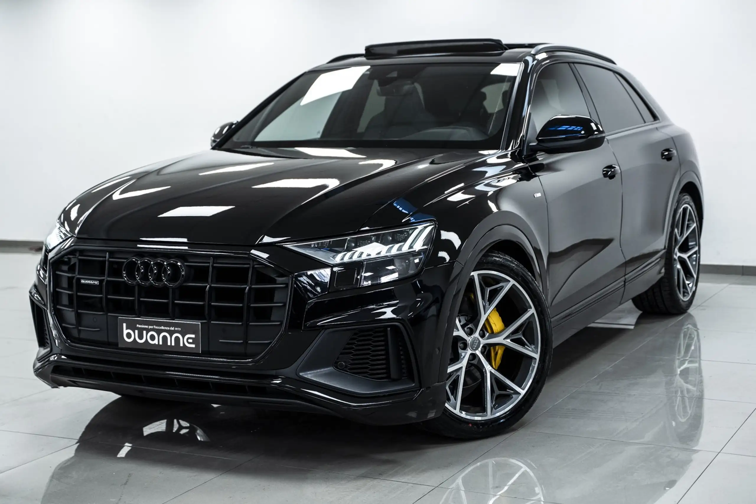 Audi - Q8