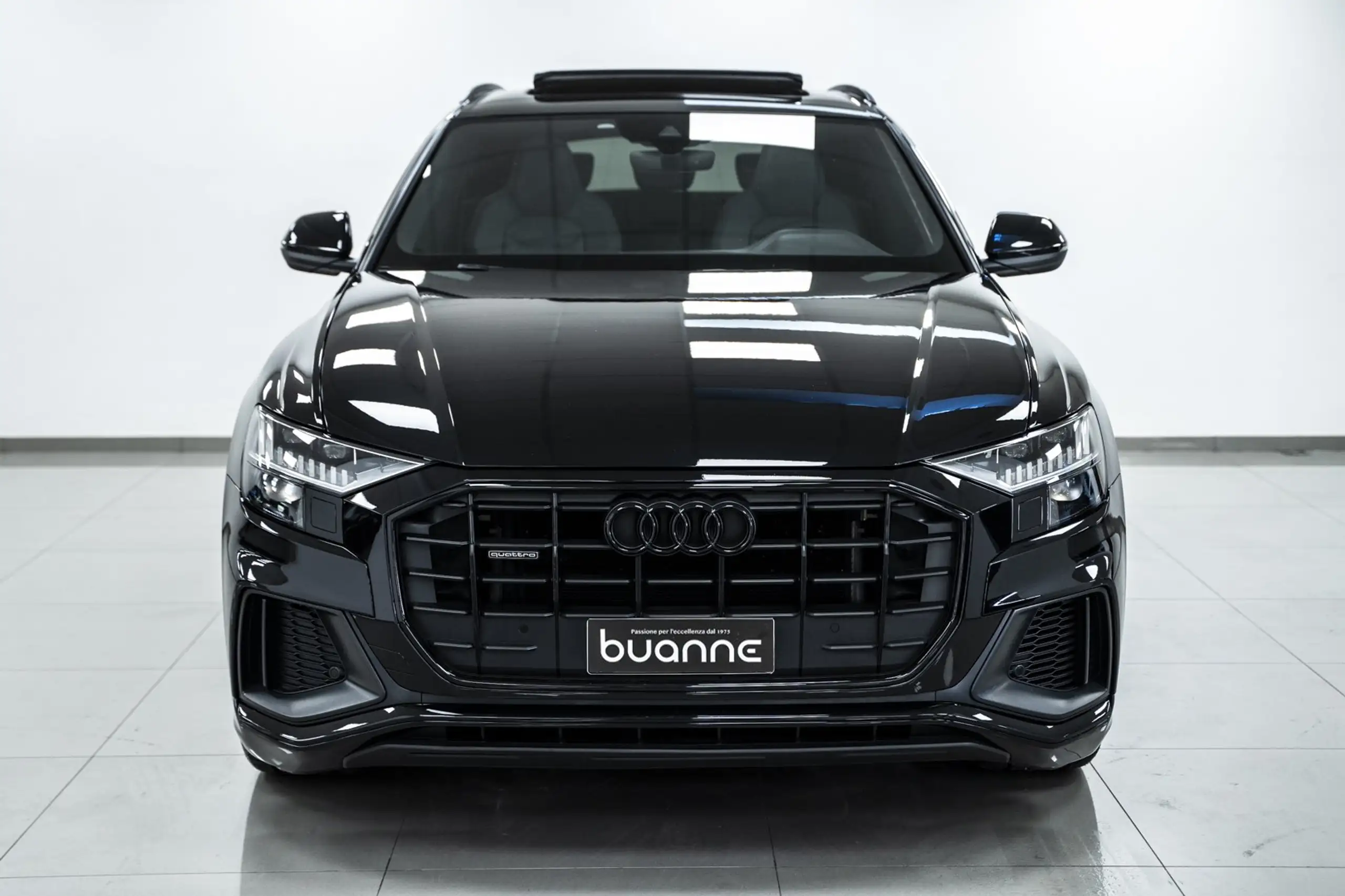 Audi - Q8