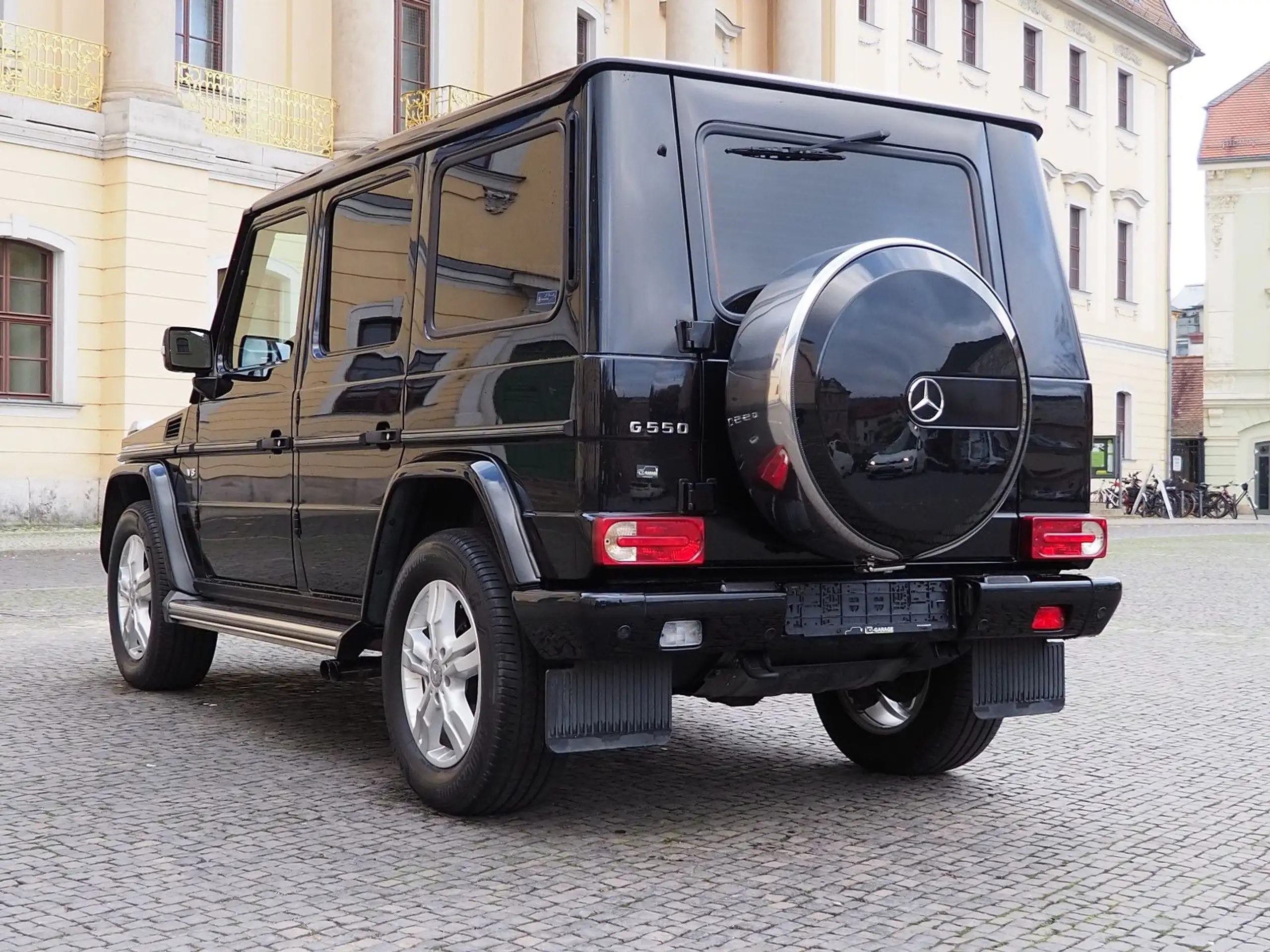 Mercedes-Benz - G 500