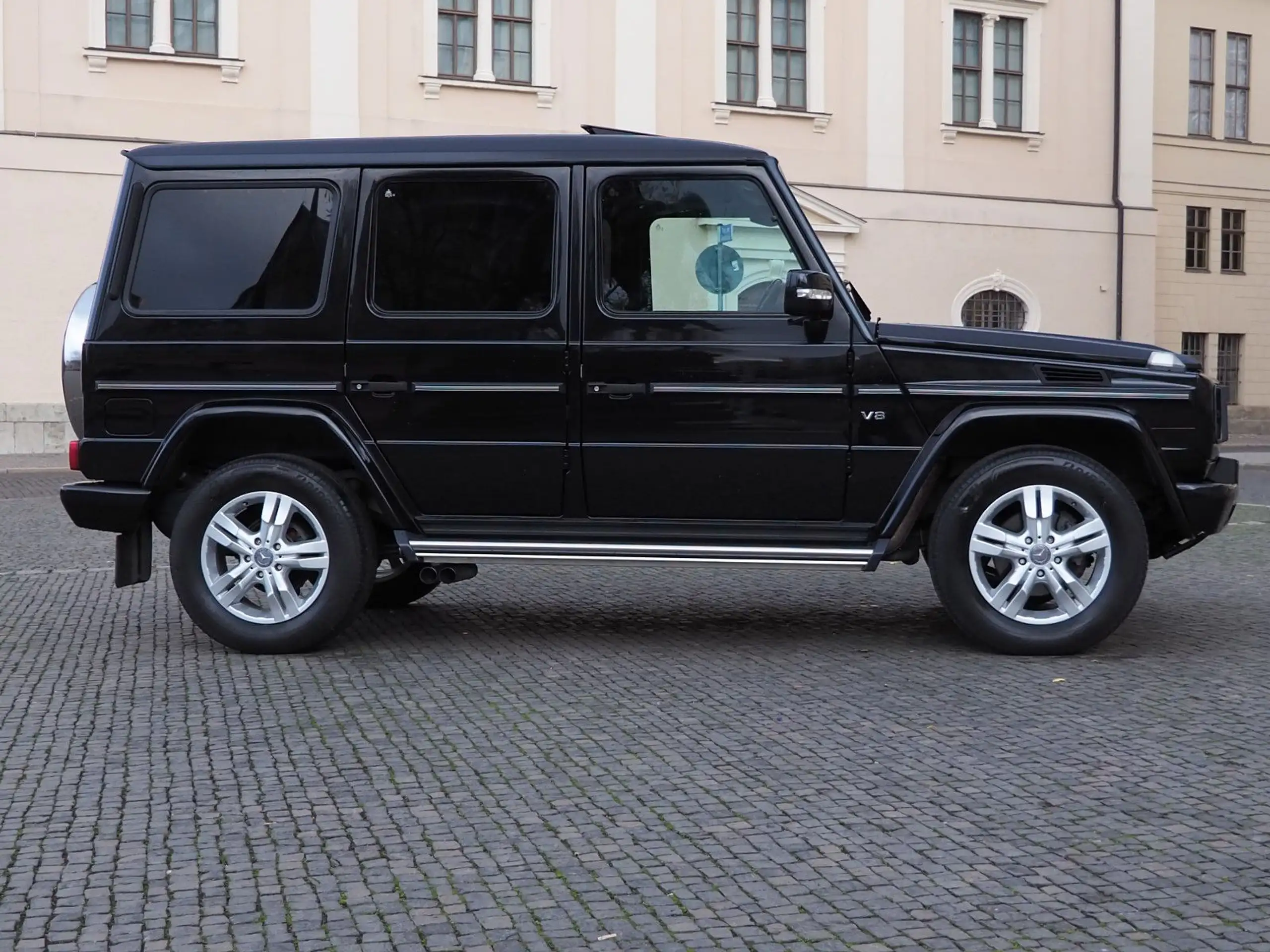 Mercedes-Benz - G 500