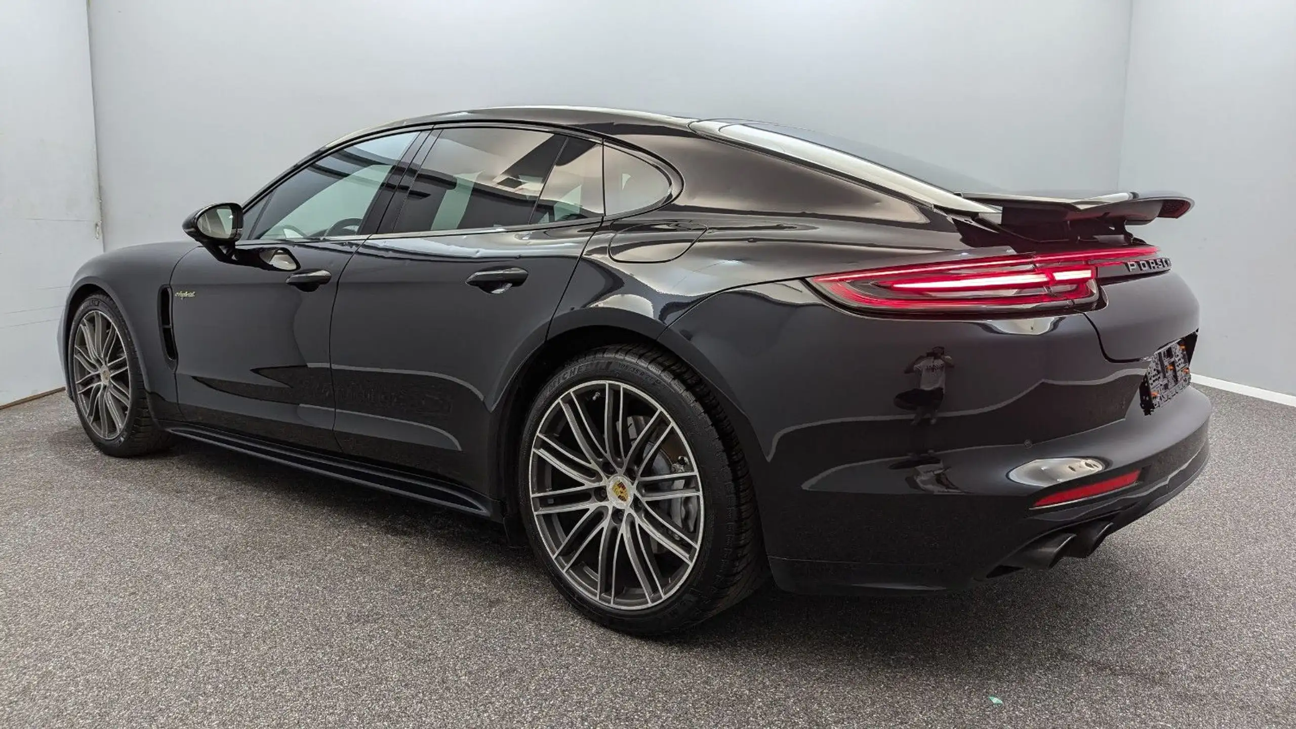 Porsche - Panamera