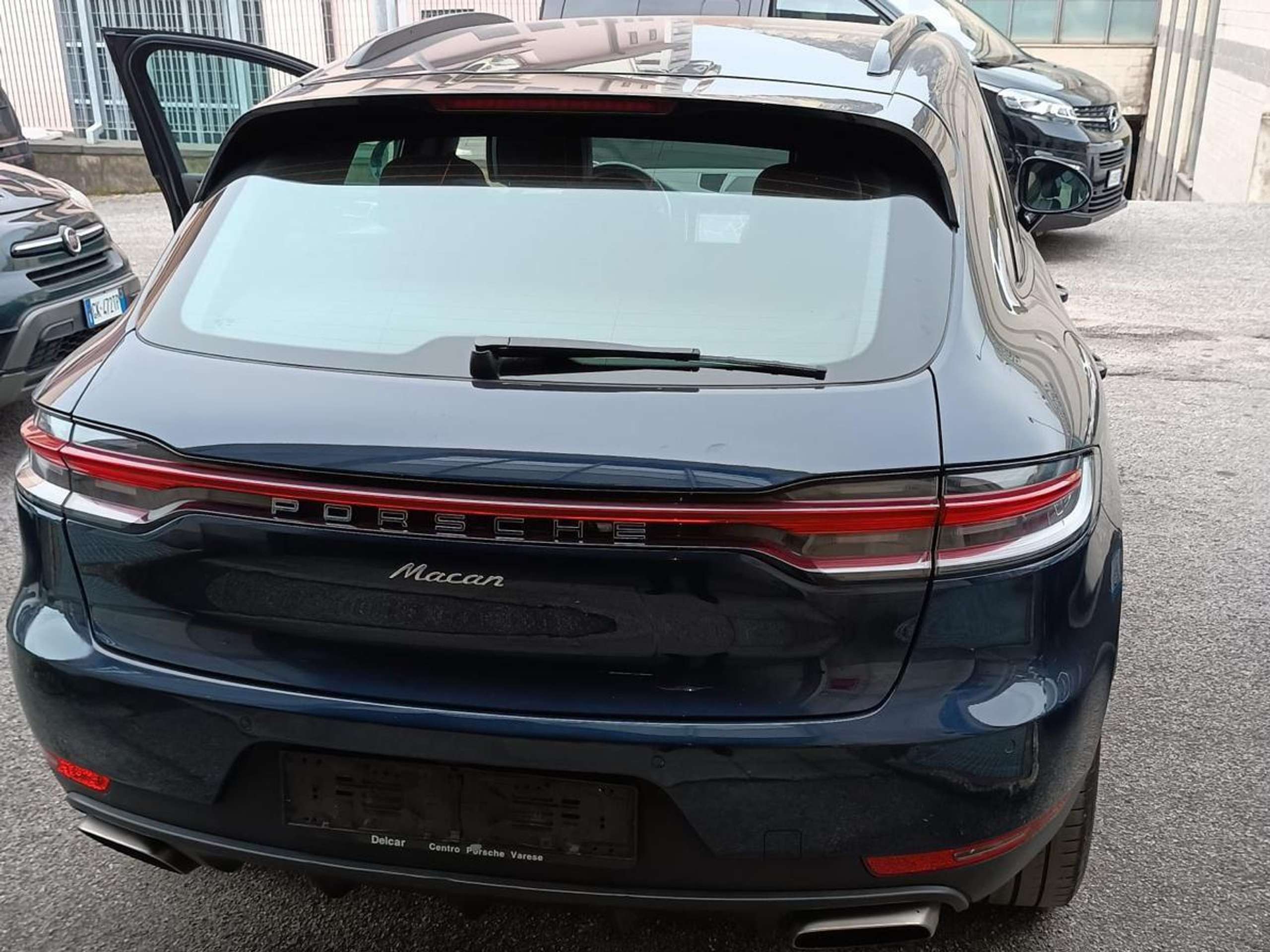 Porsche - Macan