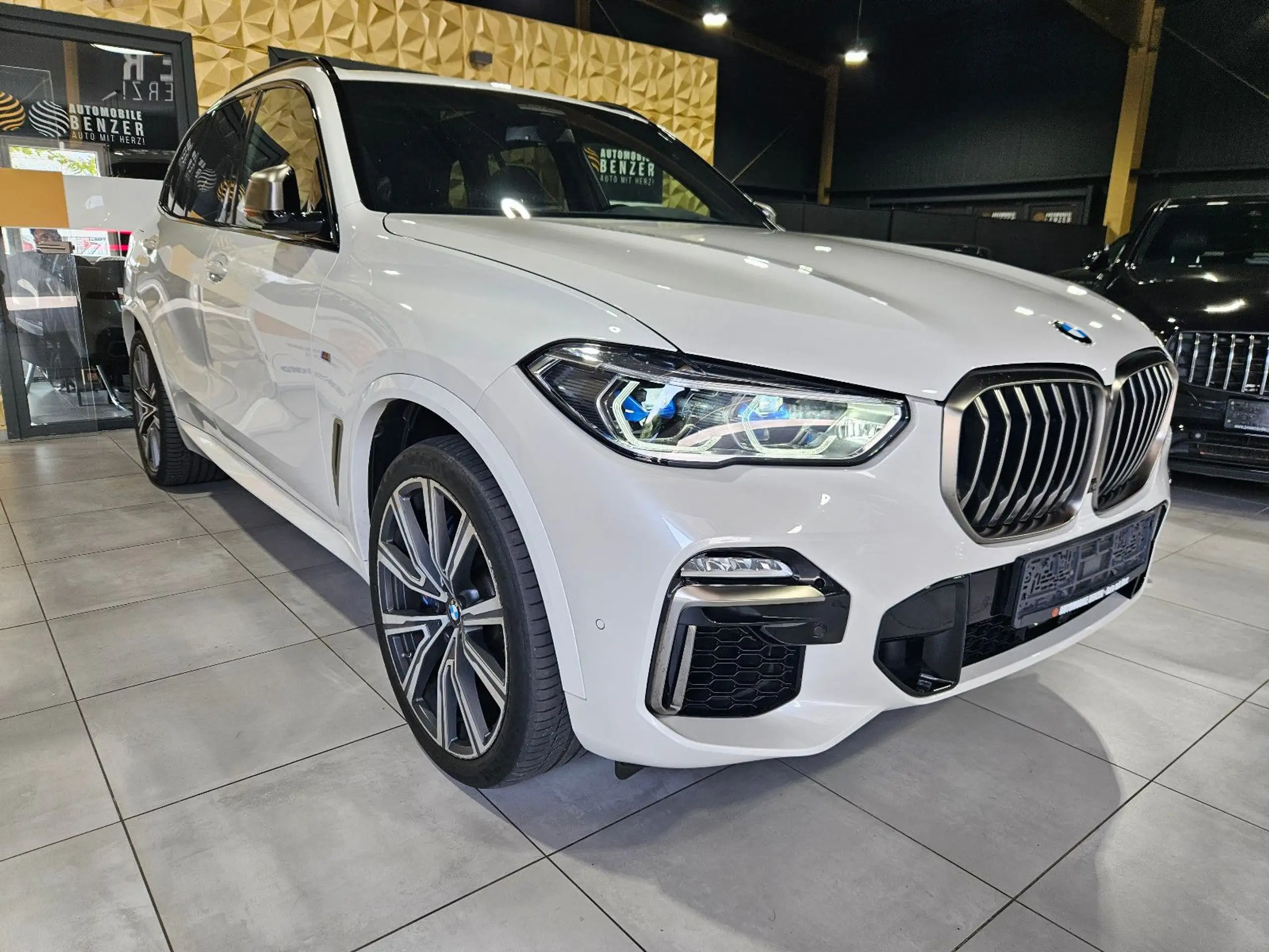 BMW - X5 M