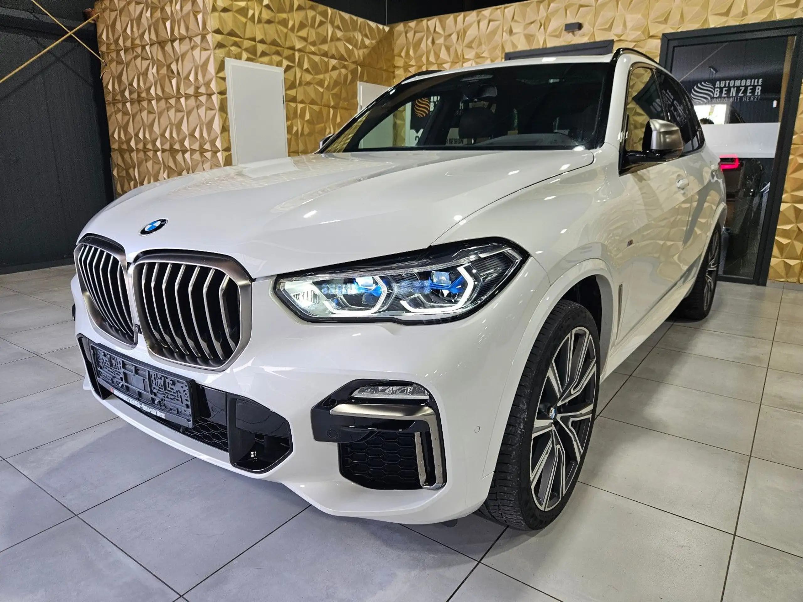 BMW - X5 M