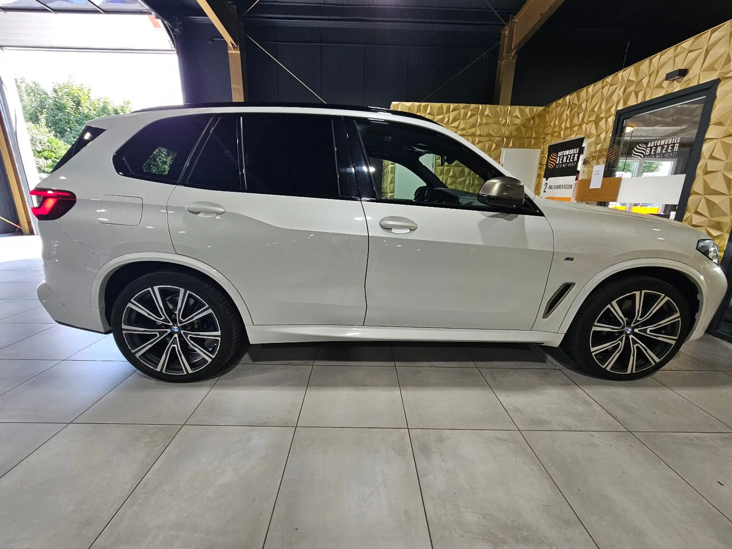 BMW - X5 M