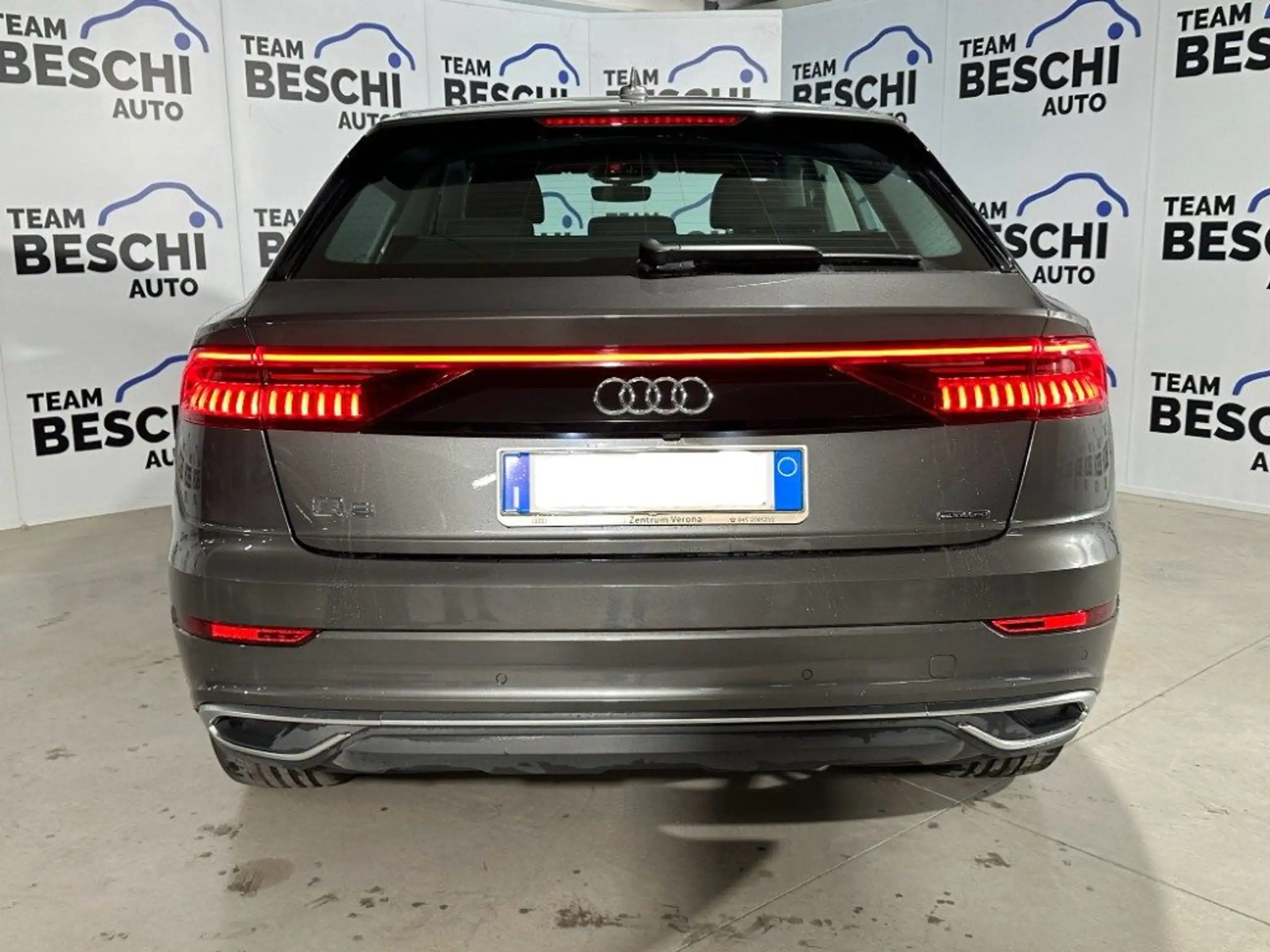 Audi - Q8