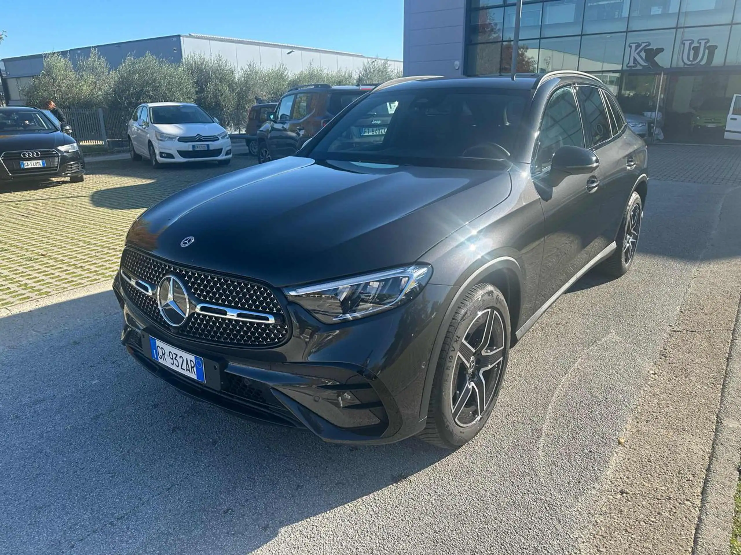 Mercedes-Benz - GLC 200