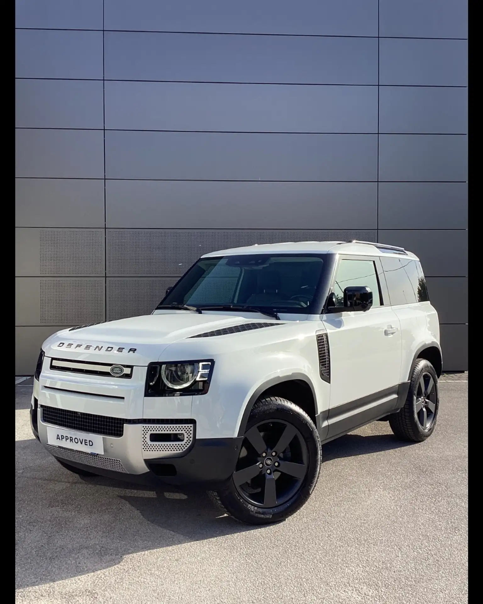 Land Rover Defender 2021