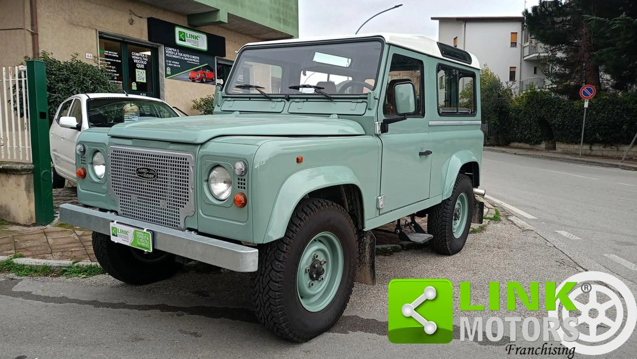 Land Rover Defender 1998