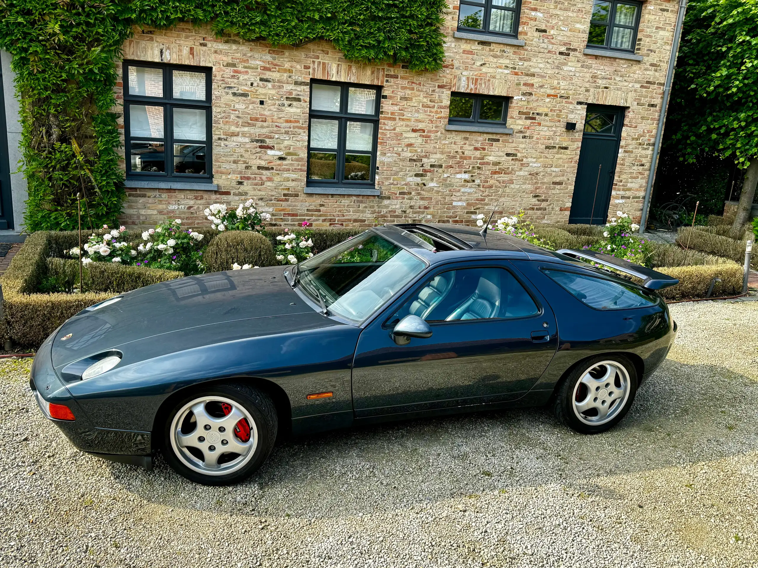 Porsche - 928