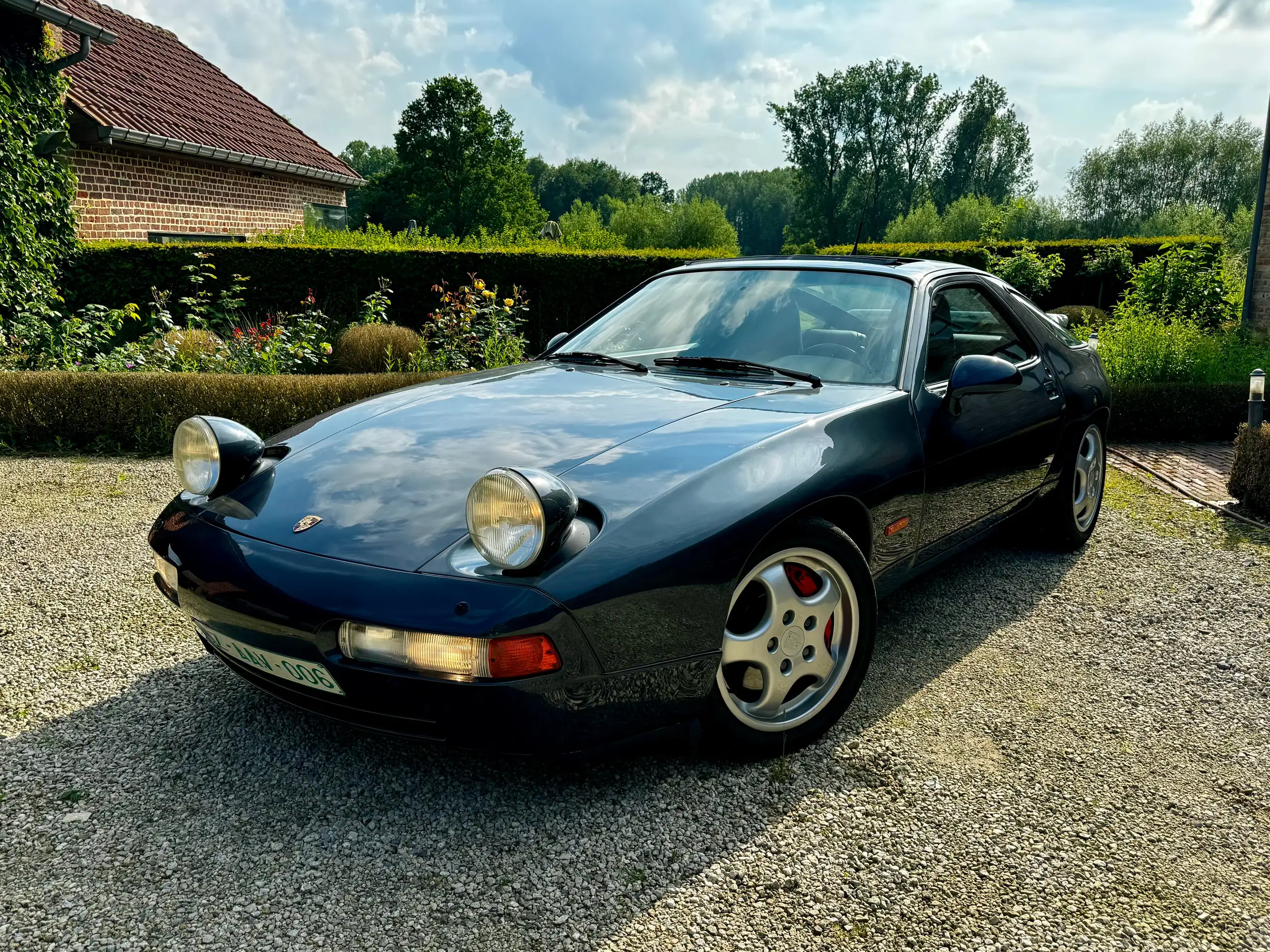 Porsche - 928