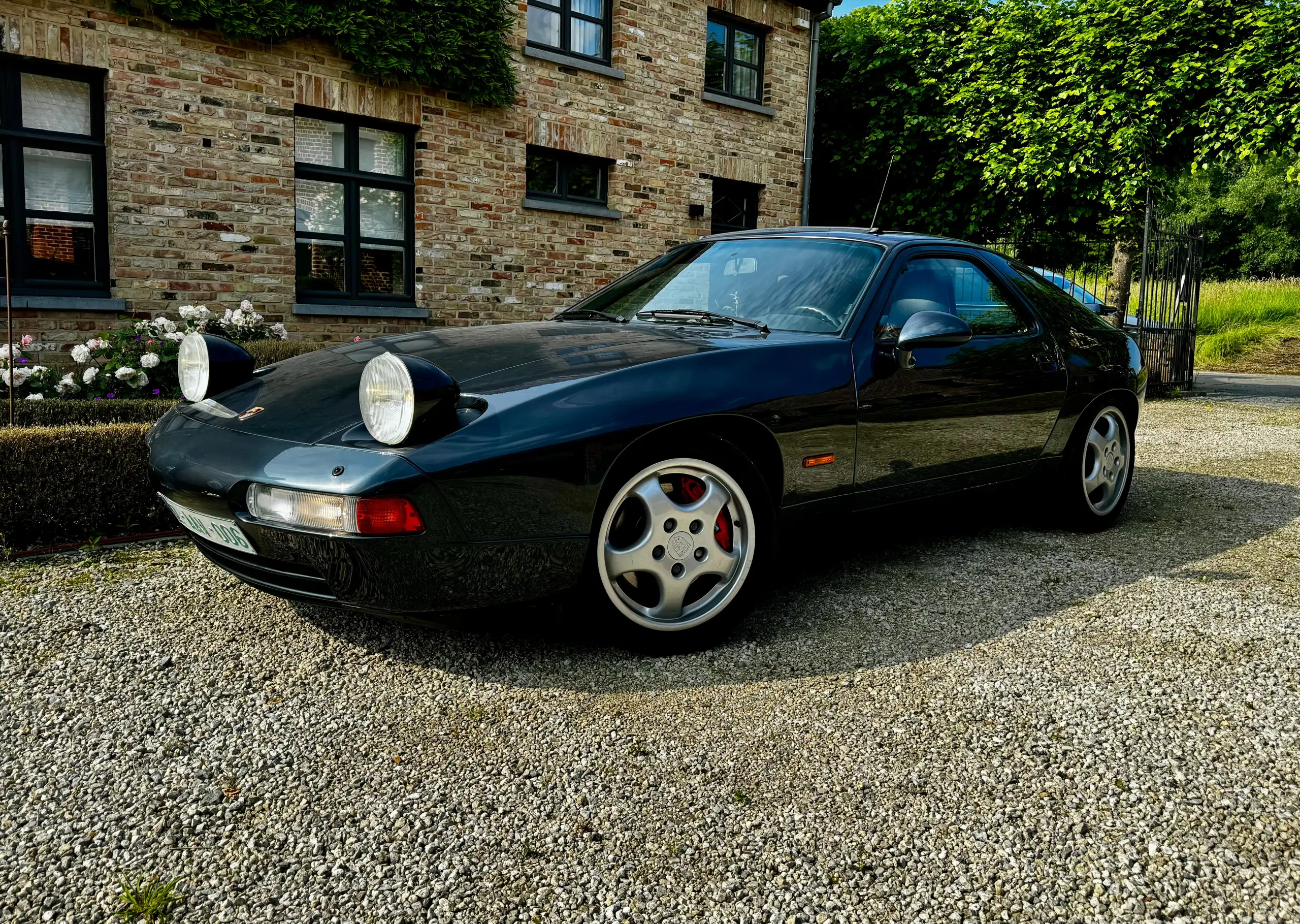 Porsche - 928