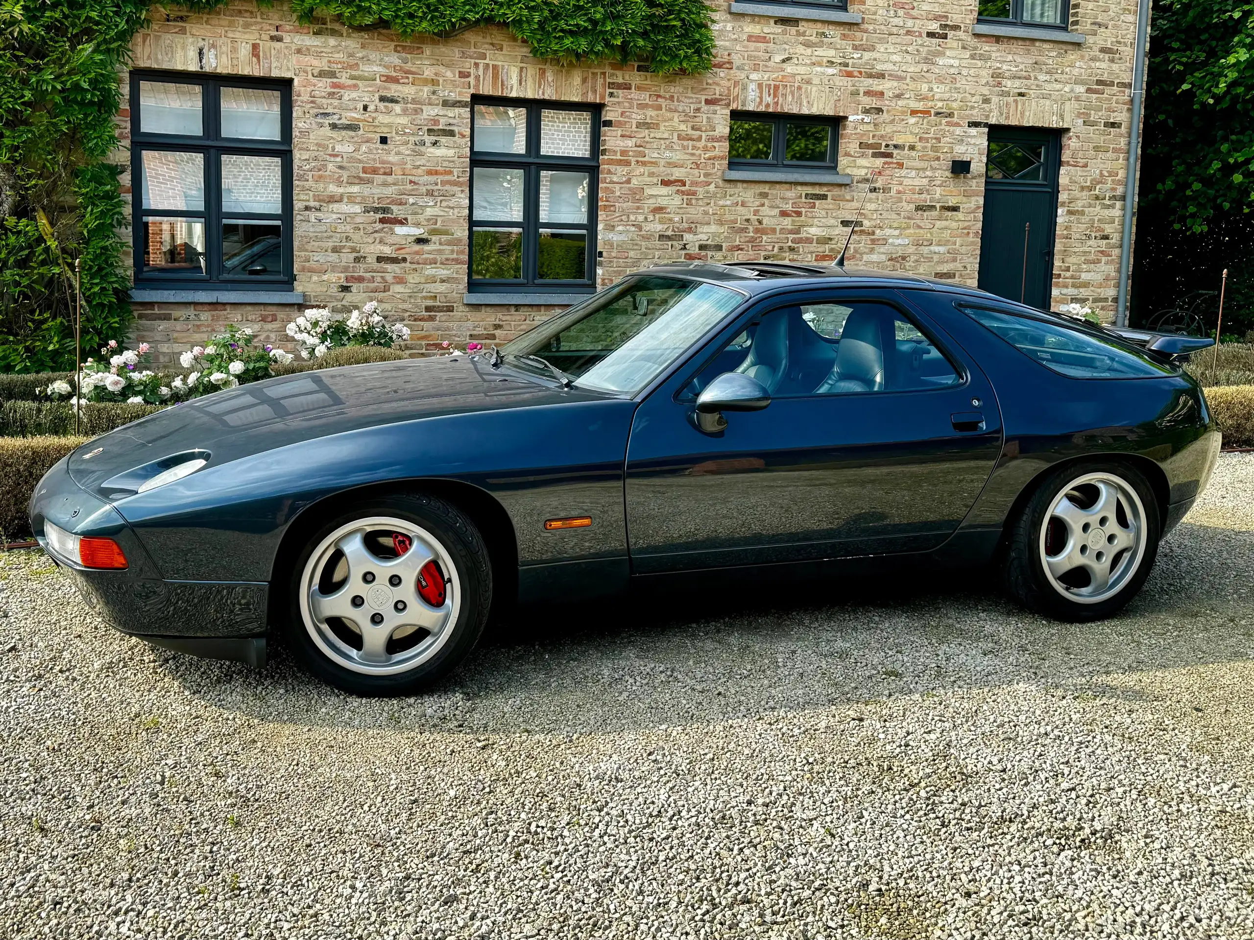 Porsche - 928