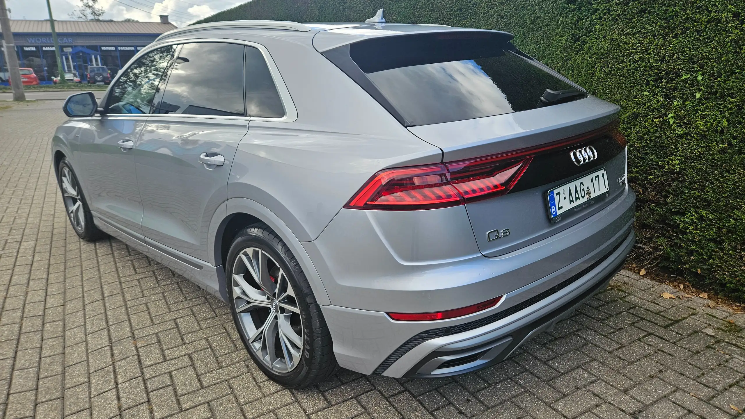 Audi - Q8