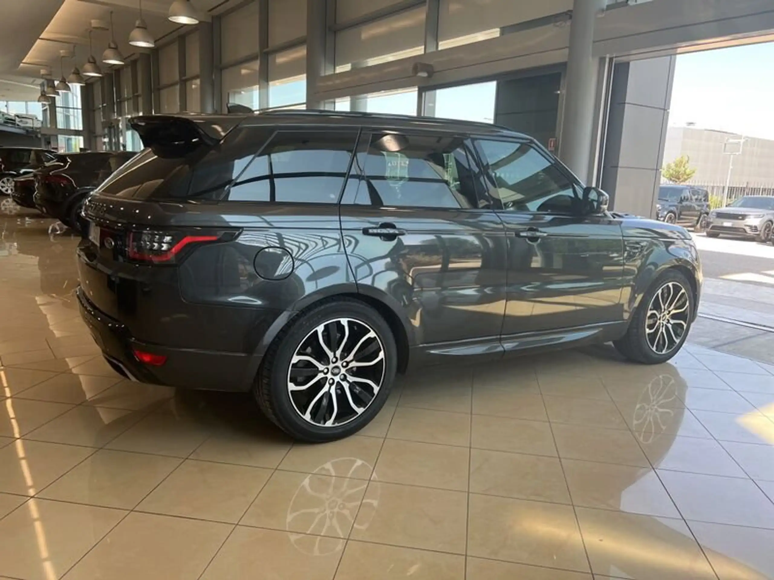 Land Rover - Range Rover Sport