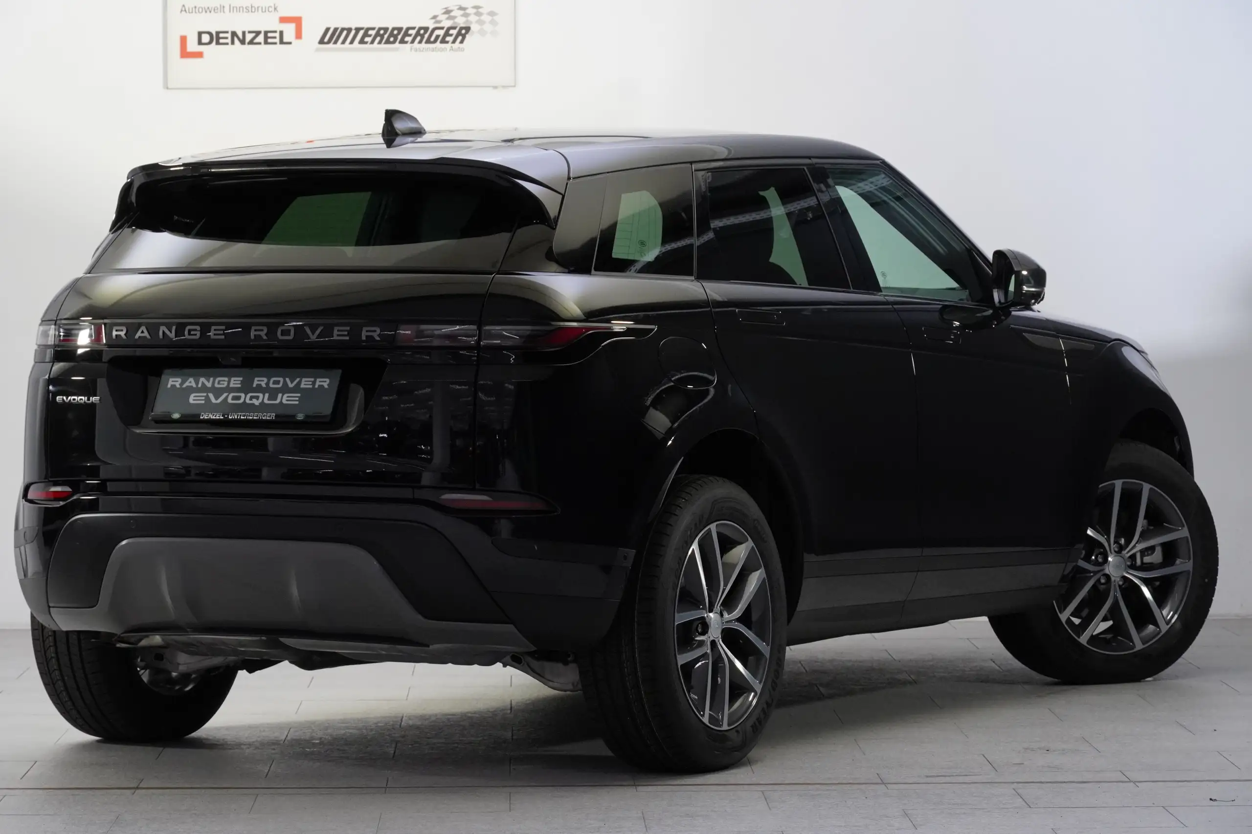 Land Rover - Range Rover Evoque