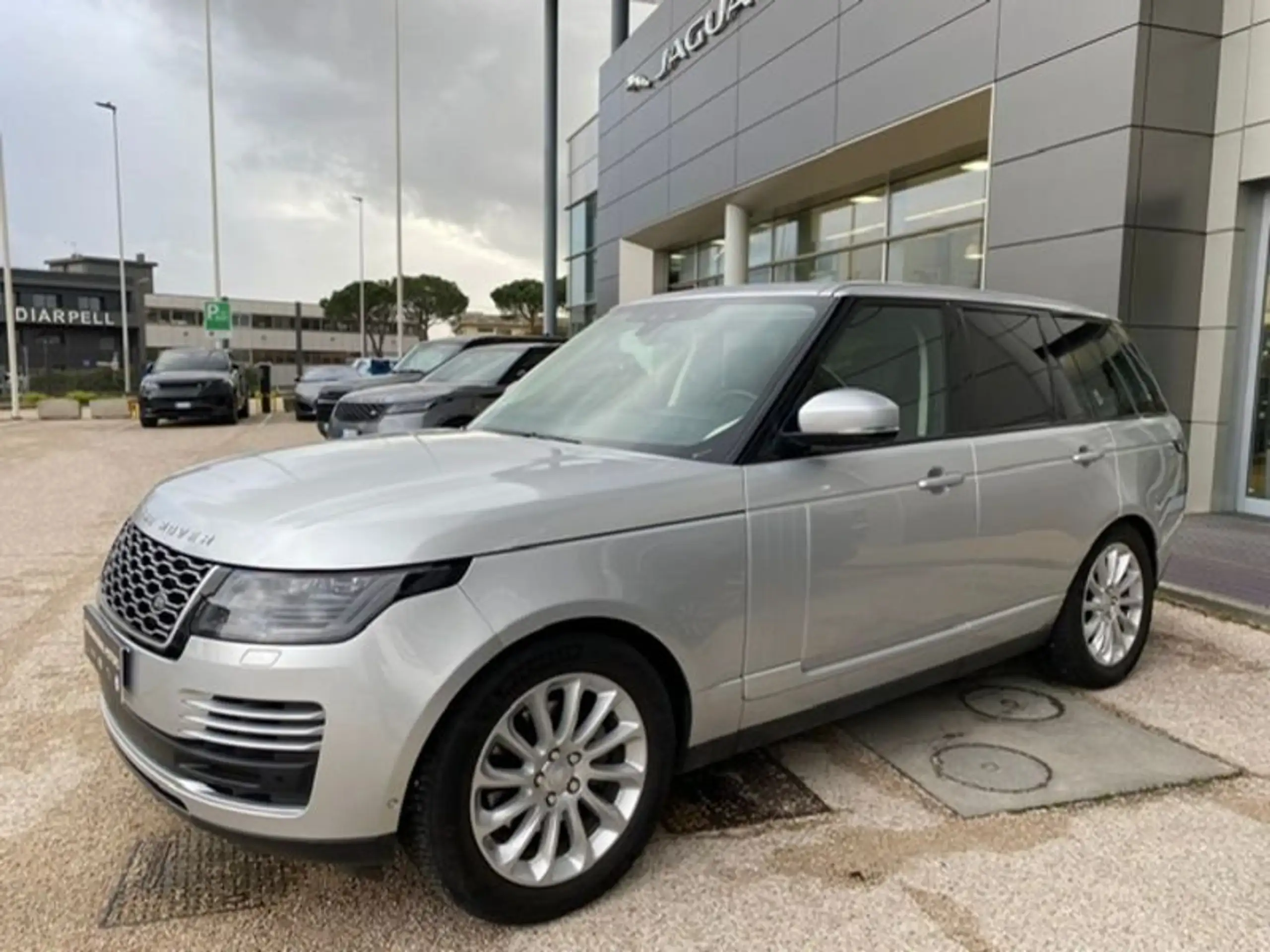 Land Rover - Range Rover