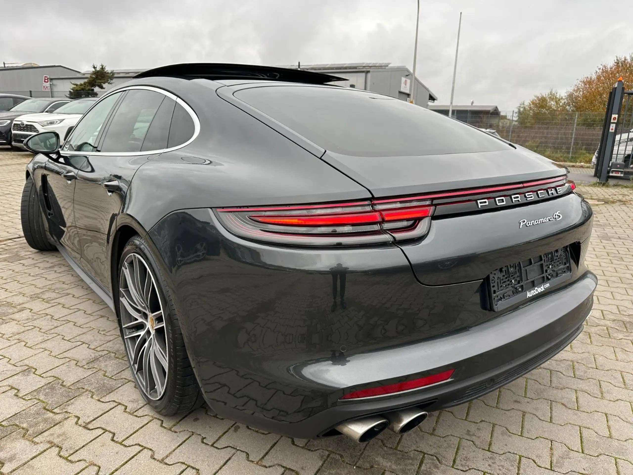 Porsche - Panamera