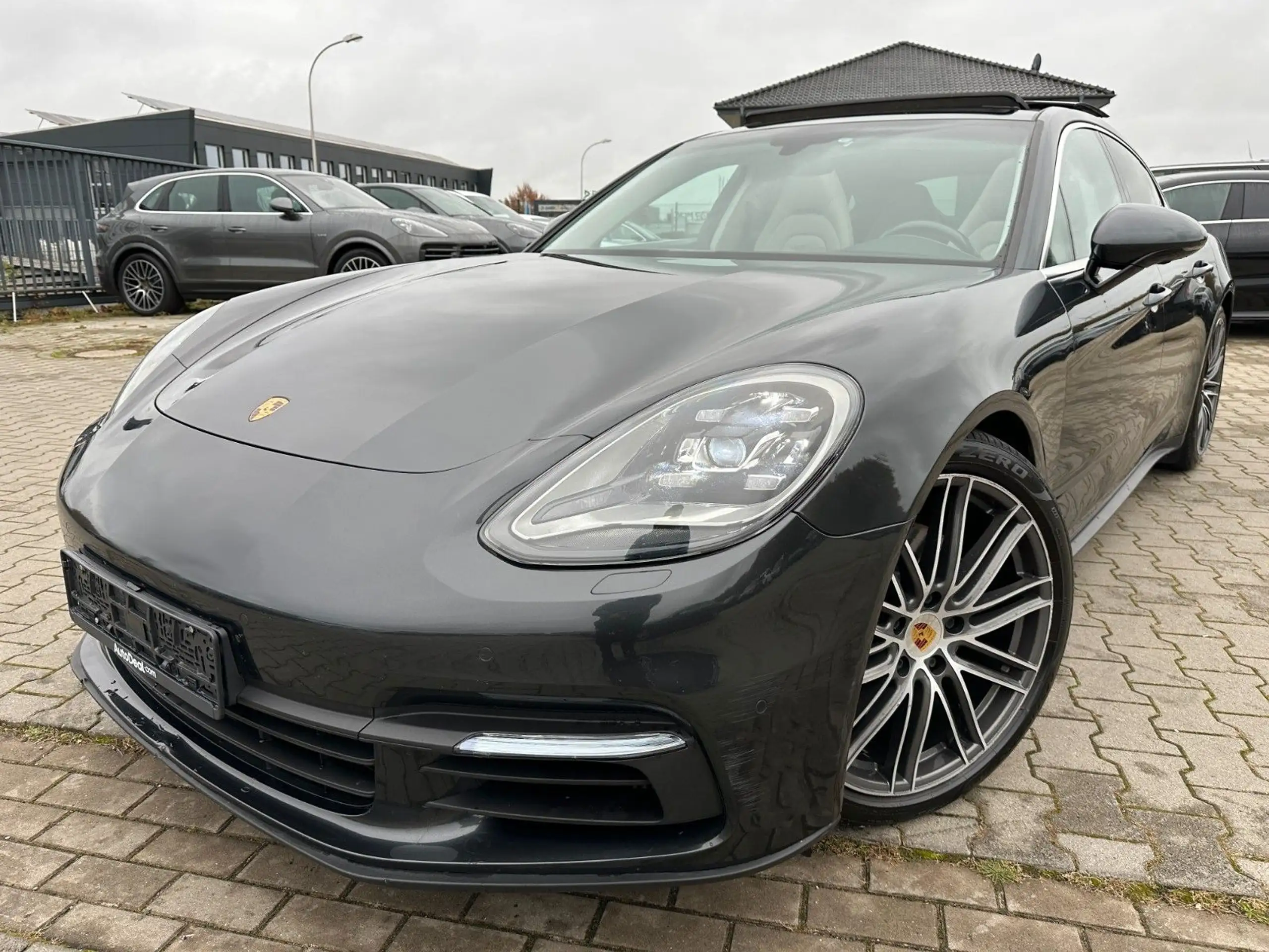 Porsche - Panamera