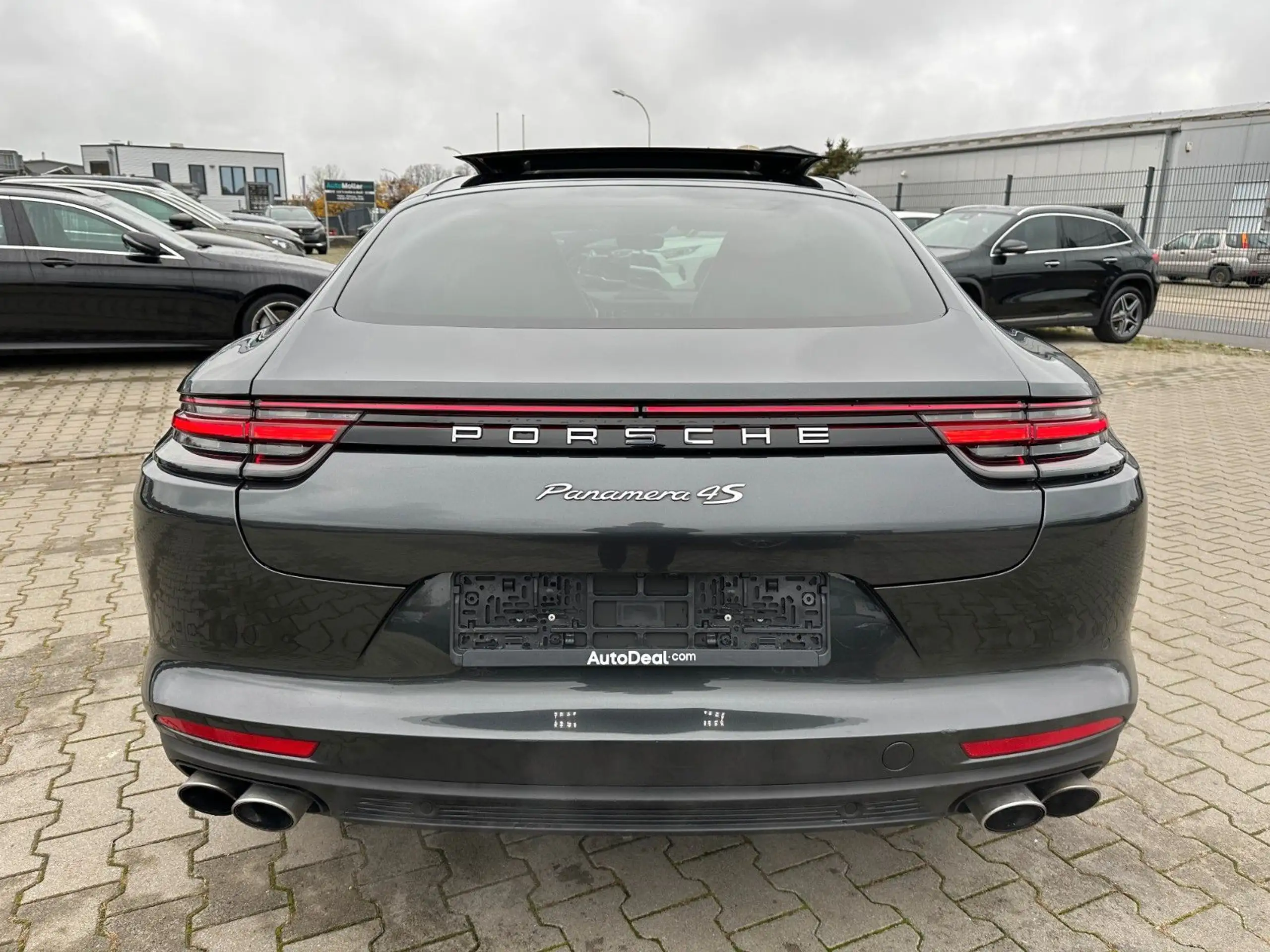 Porsche - Panamera