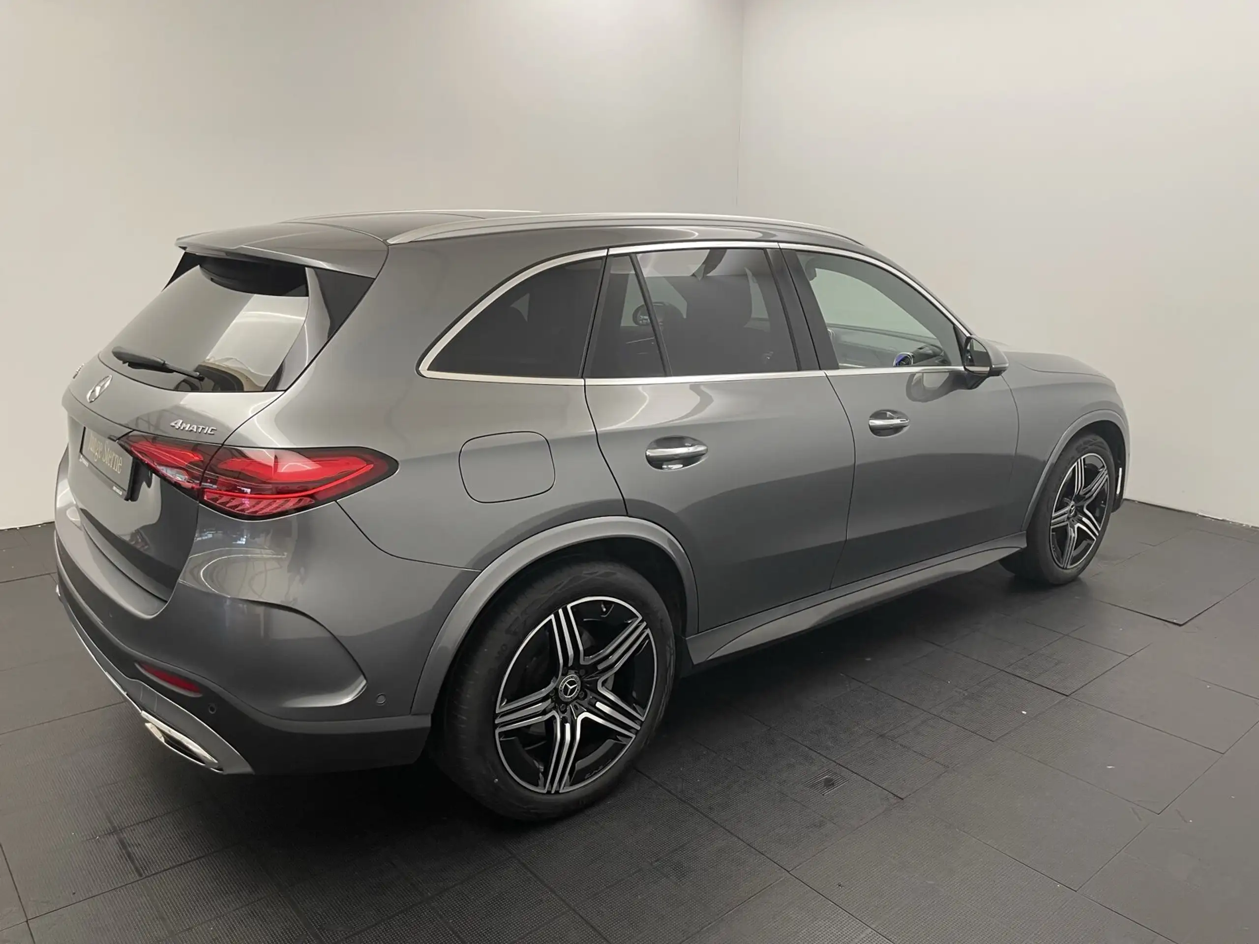 Mercedes-Benz - GLC 220