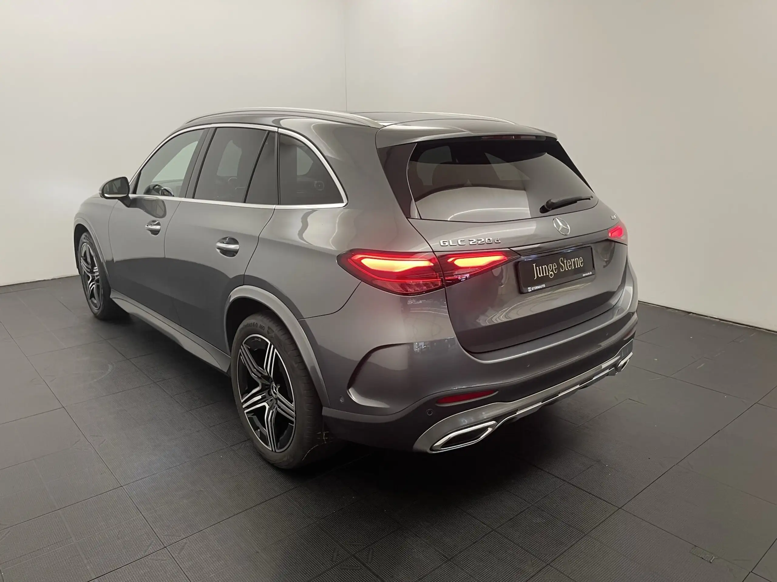 Mercedes-Benz - GLC 220