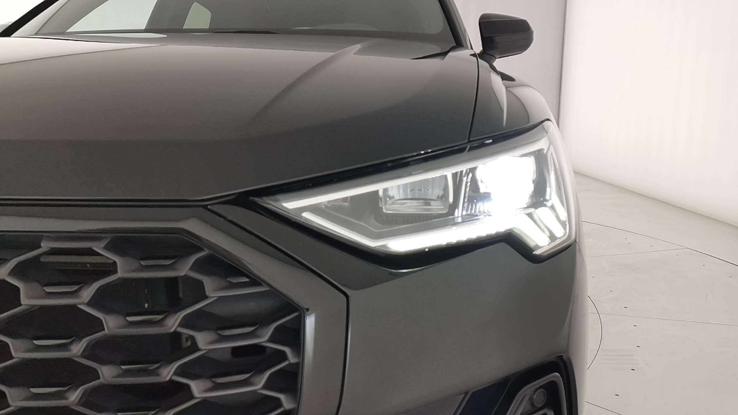 Audi - Q3