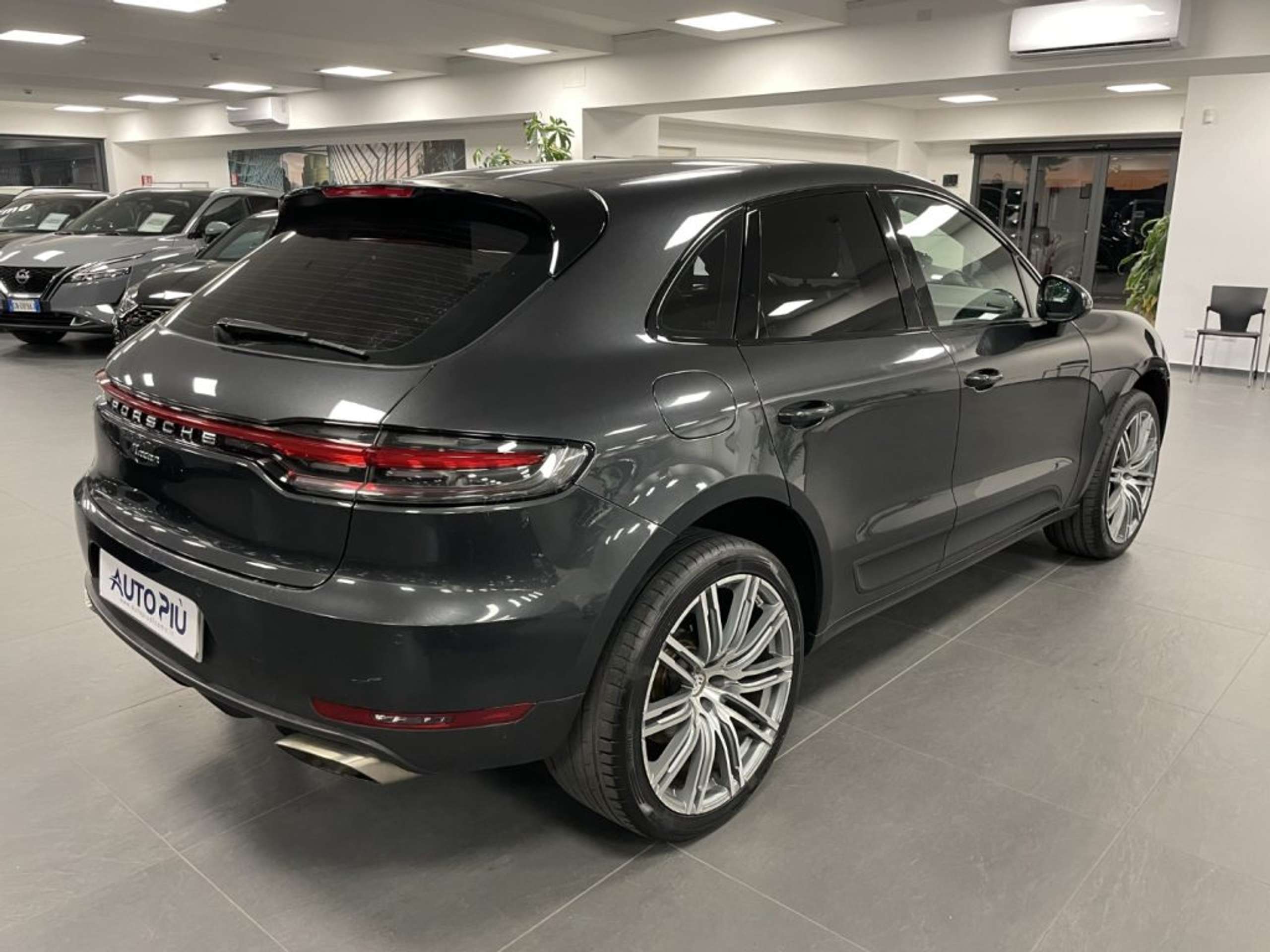 Porsche - Macan