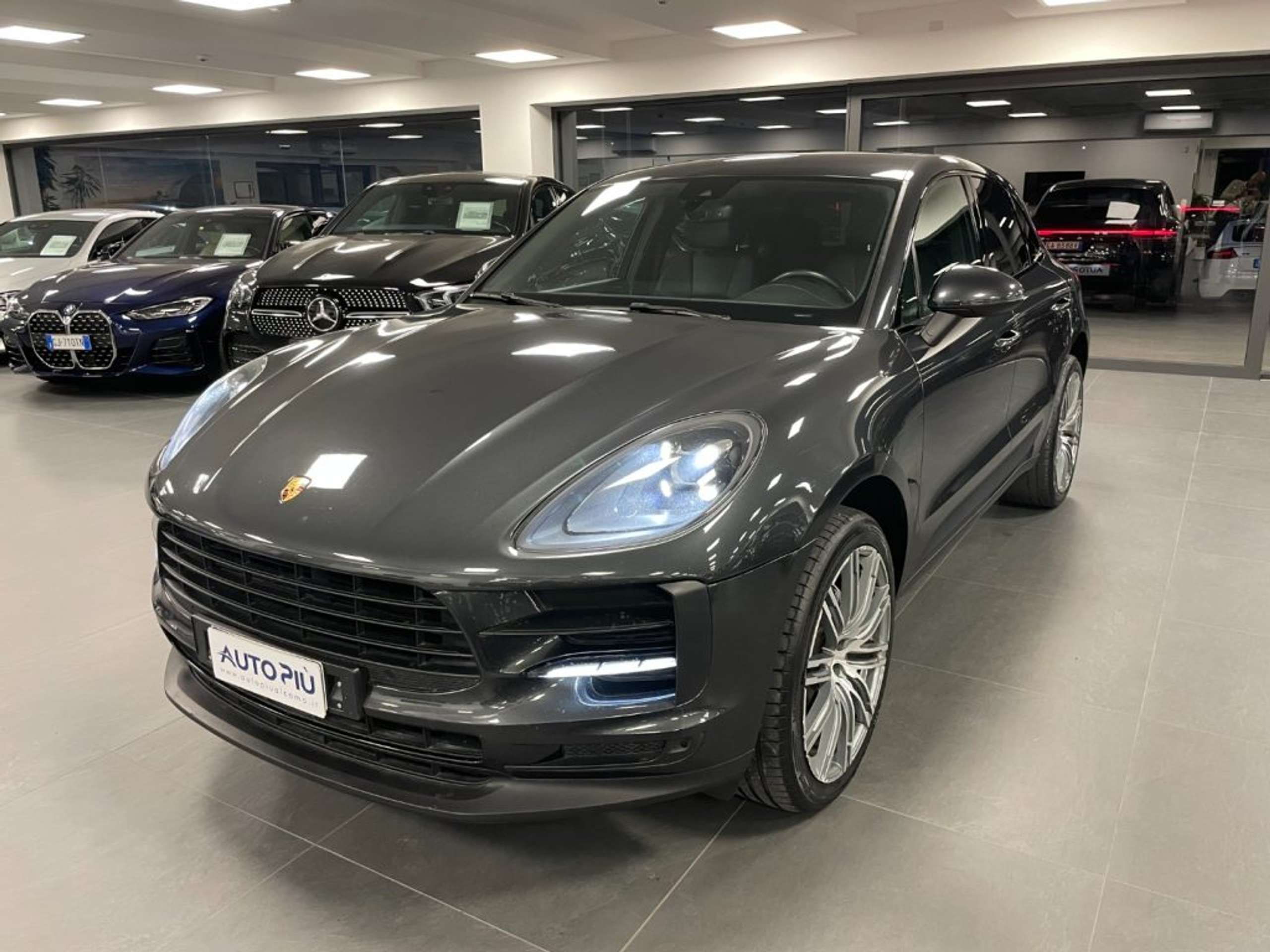 Porsche - Macan