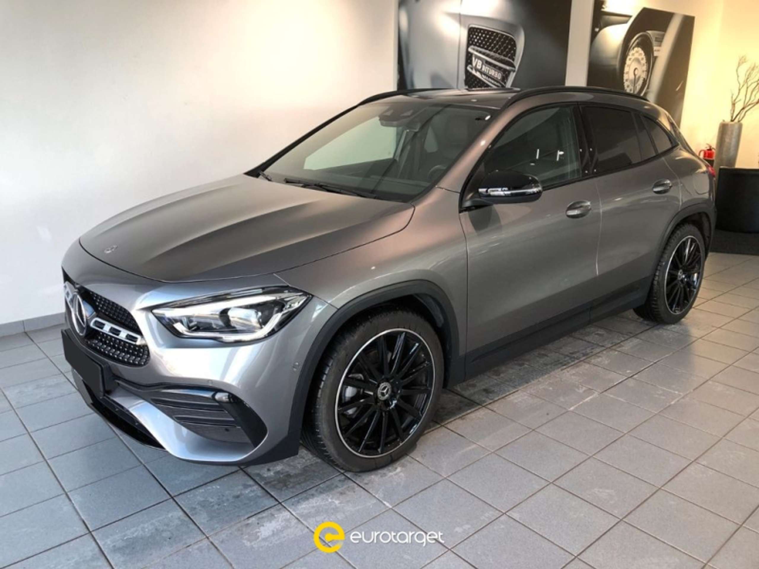 Mercedes-Benz - GLA 200