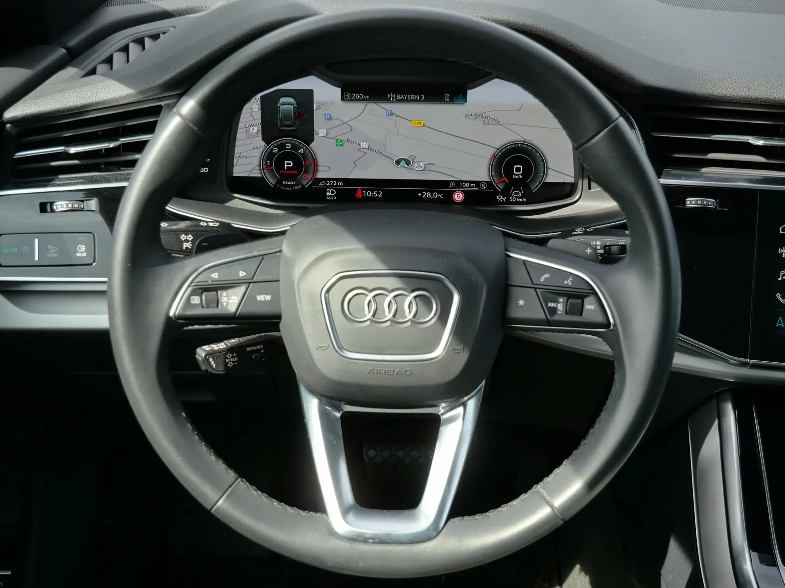 Audi - Q8