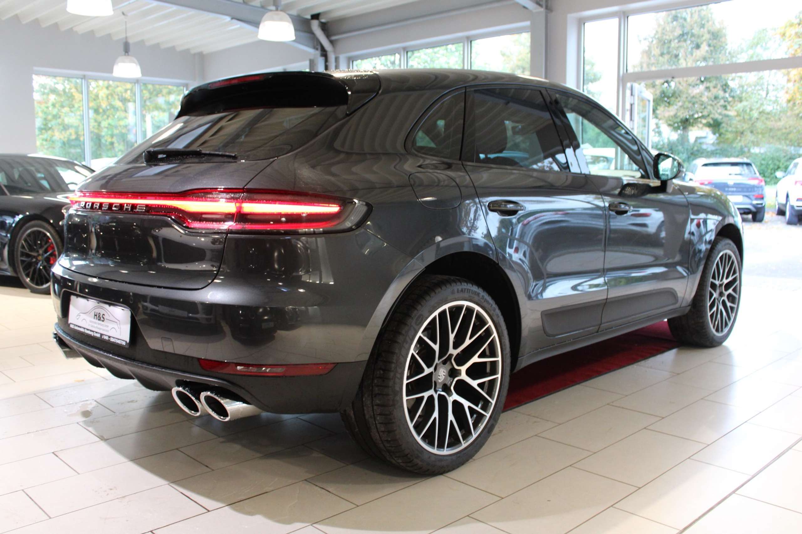 Porsche - Macan