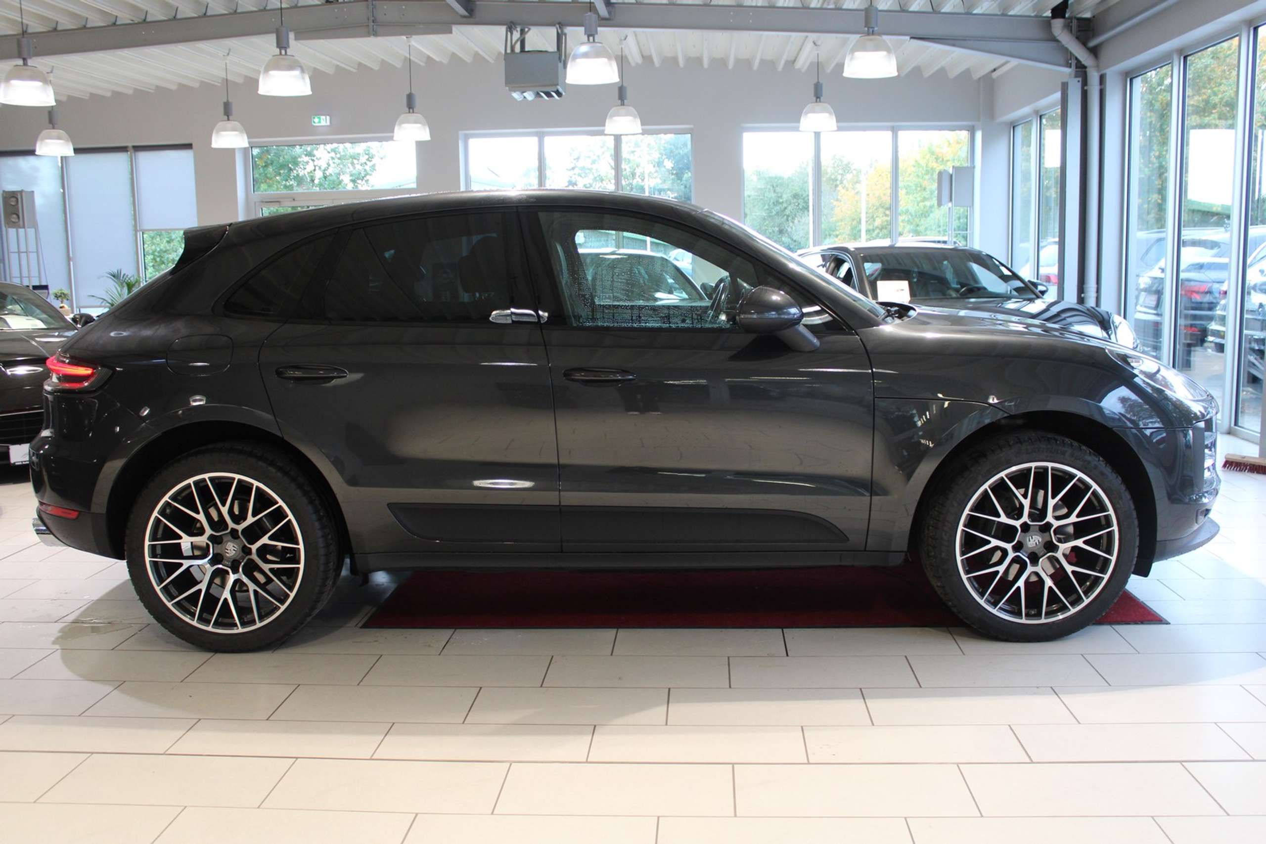 Porsche - Macan