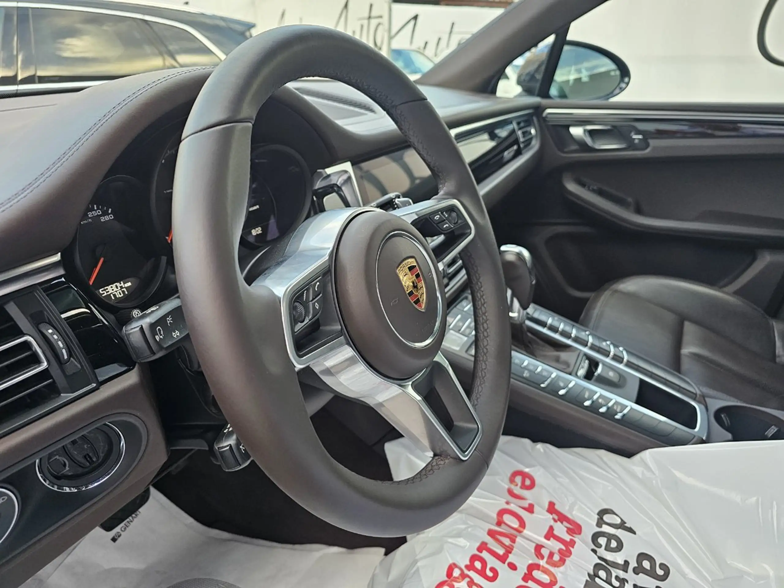 Porsche - Macan