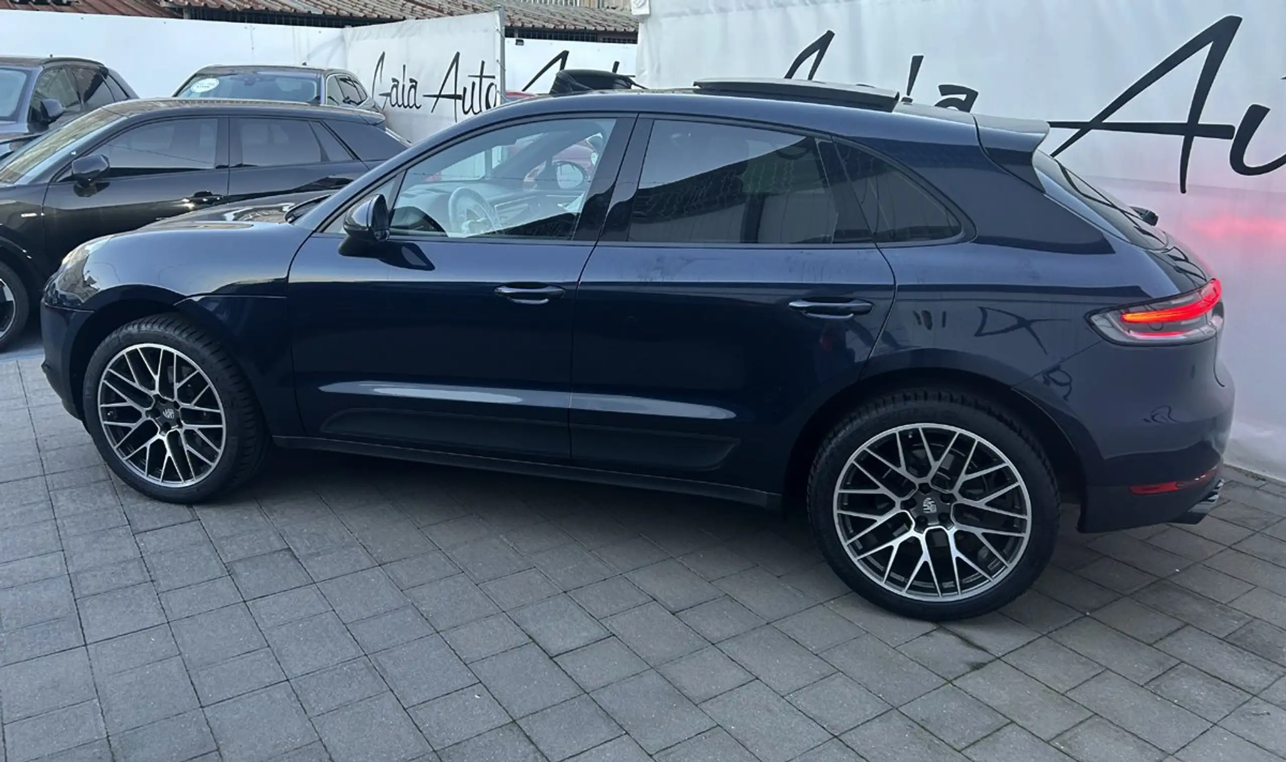 Porsche - Macan