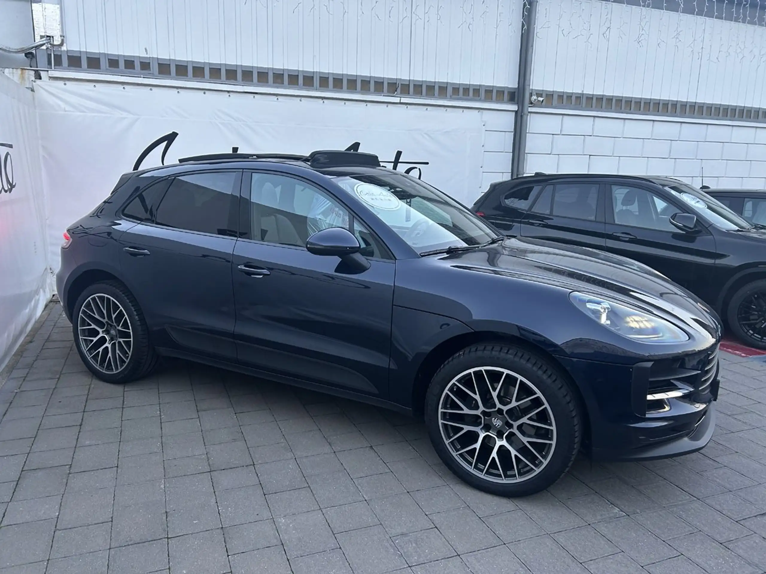 Porsche - Macan