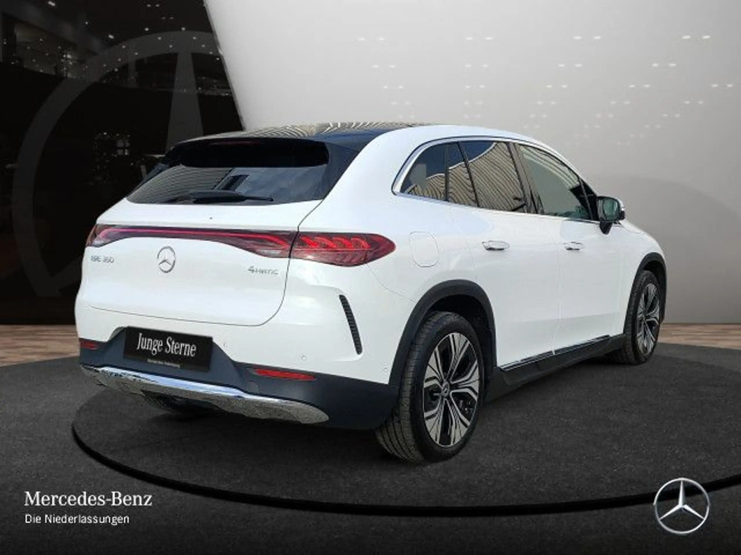 Mercedes-Benz - EQE SUV