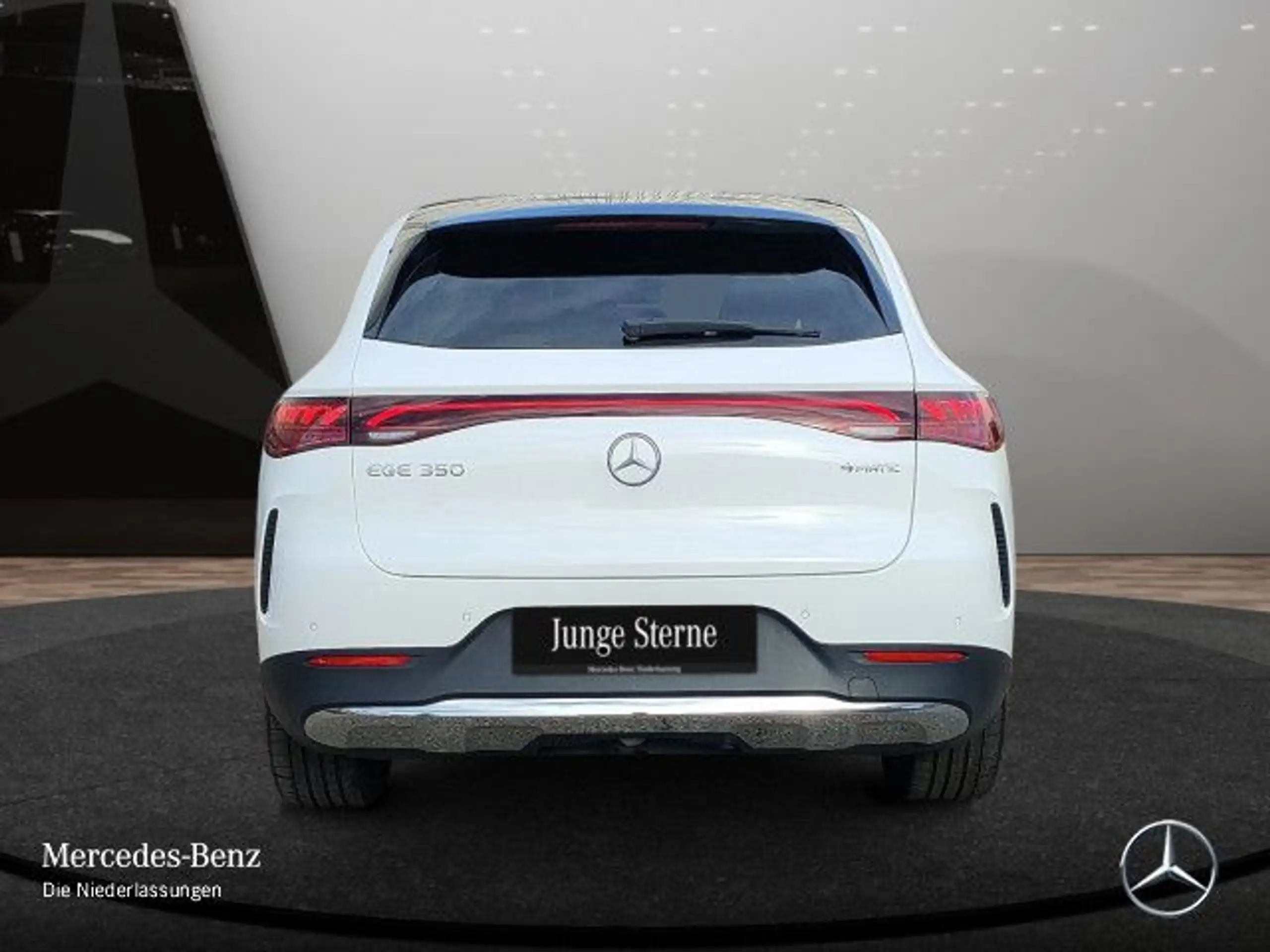 Mercedes-Benz - EQE SUV