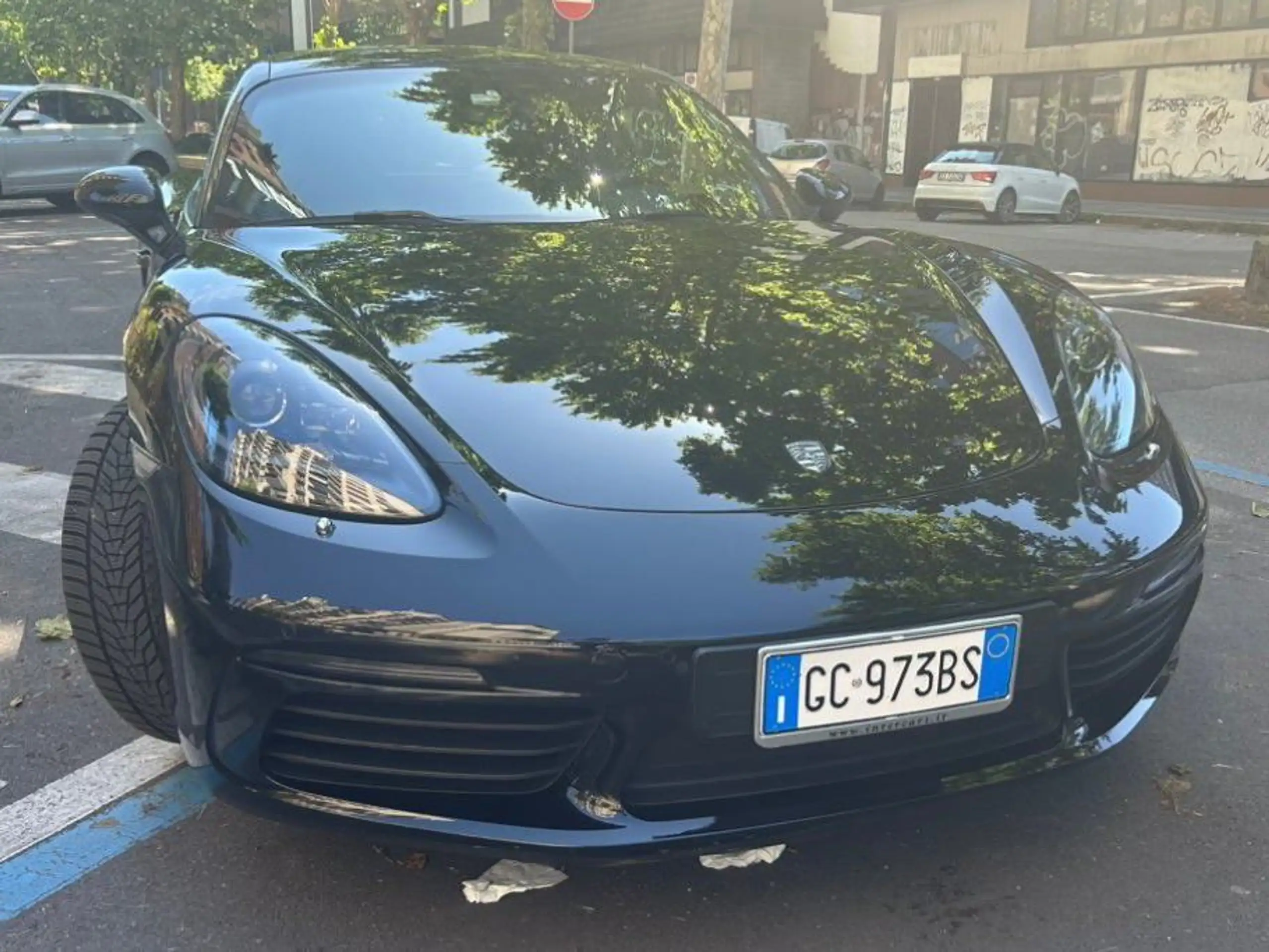 Porsche - Cayman