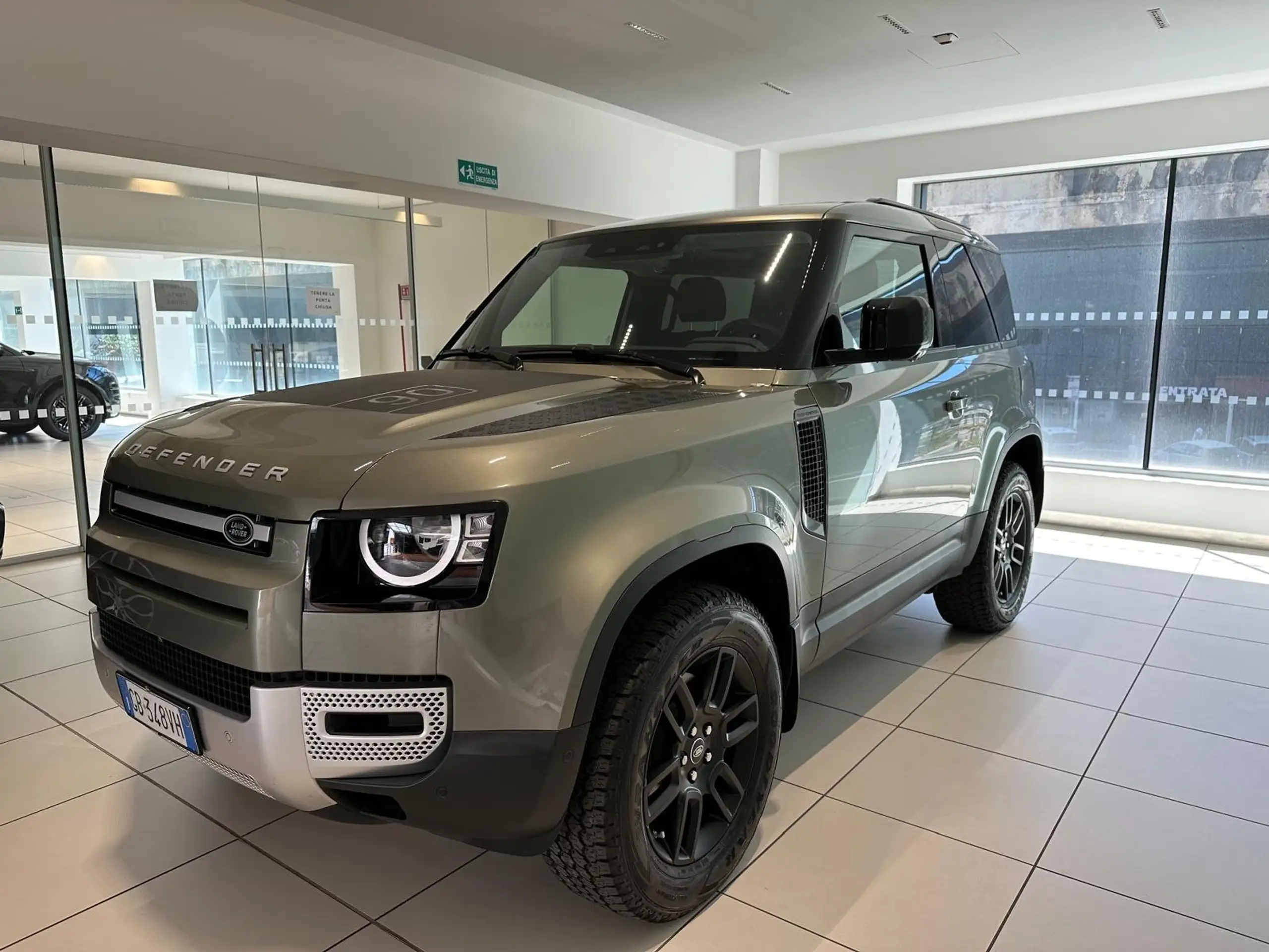 Land Rover Defender 2021