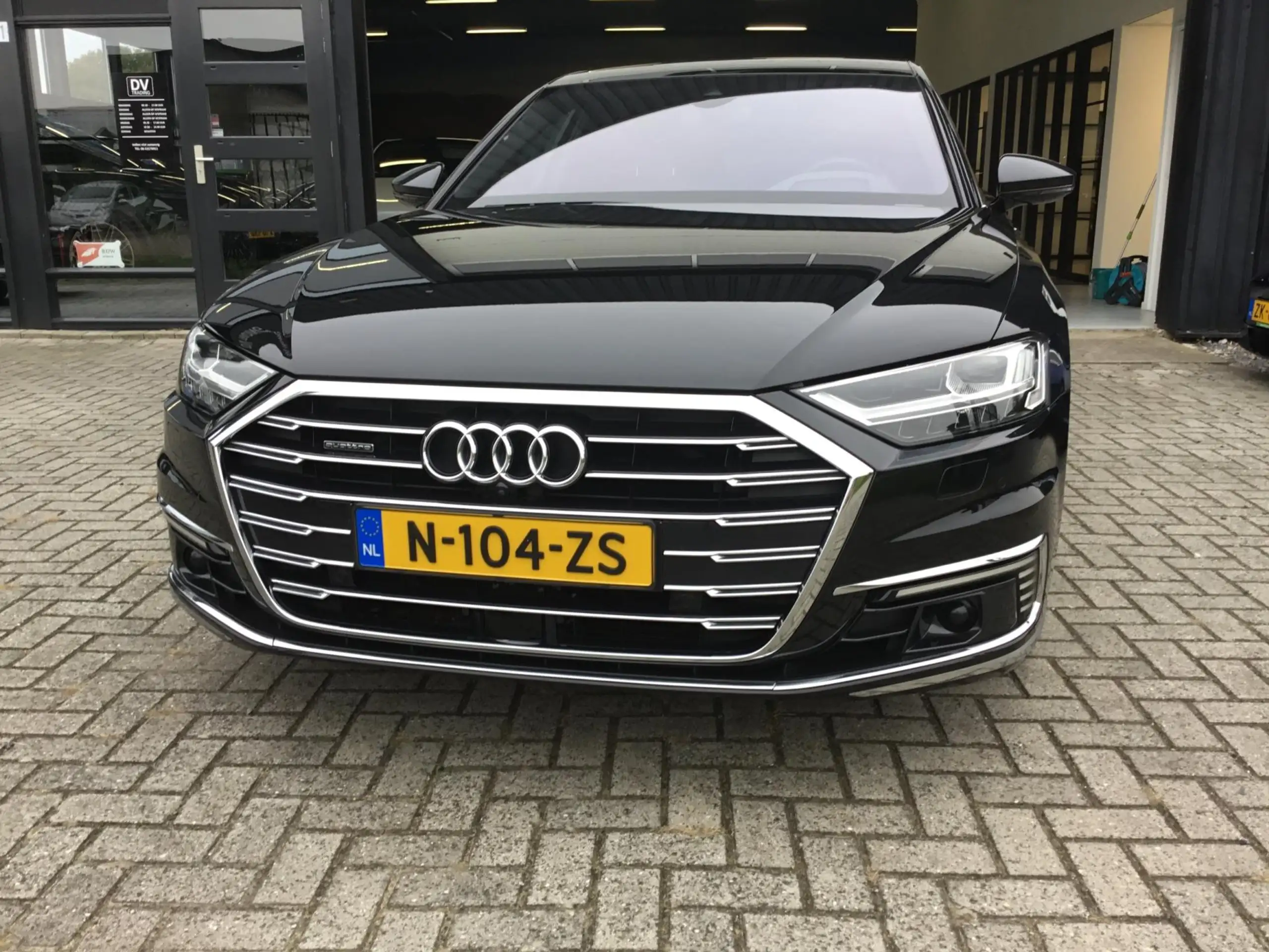 Audi - A8