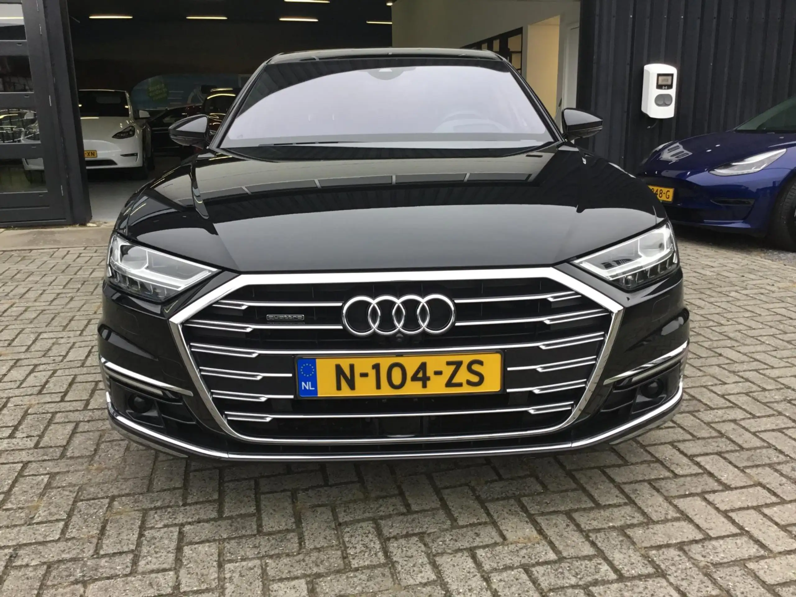 Audi - A8