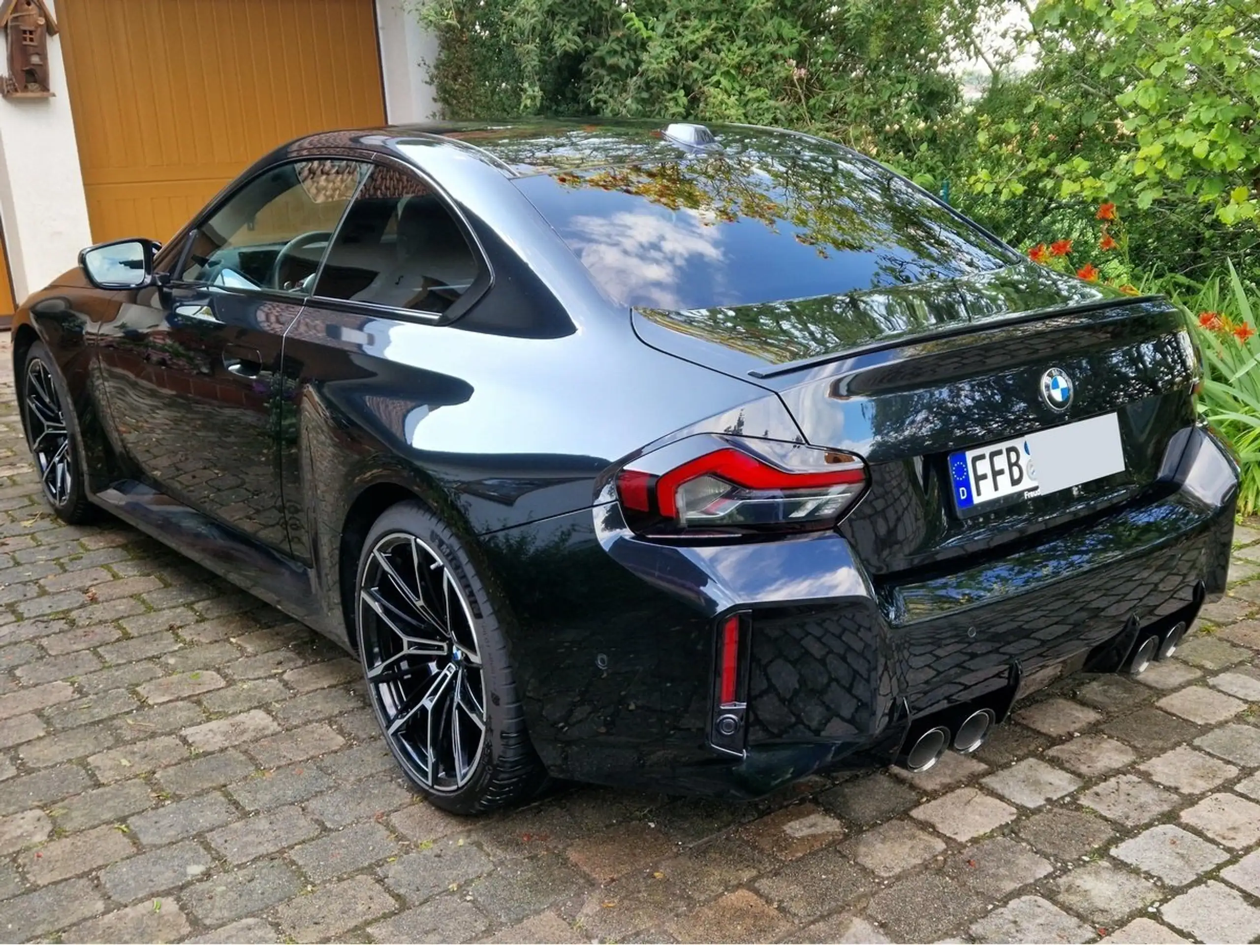 BMW - M2