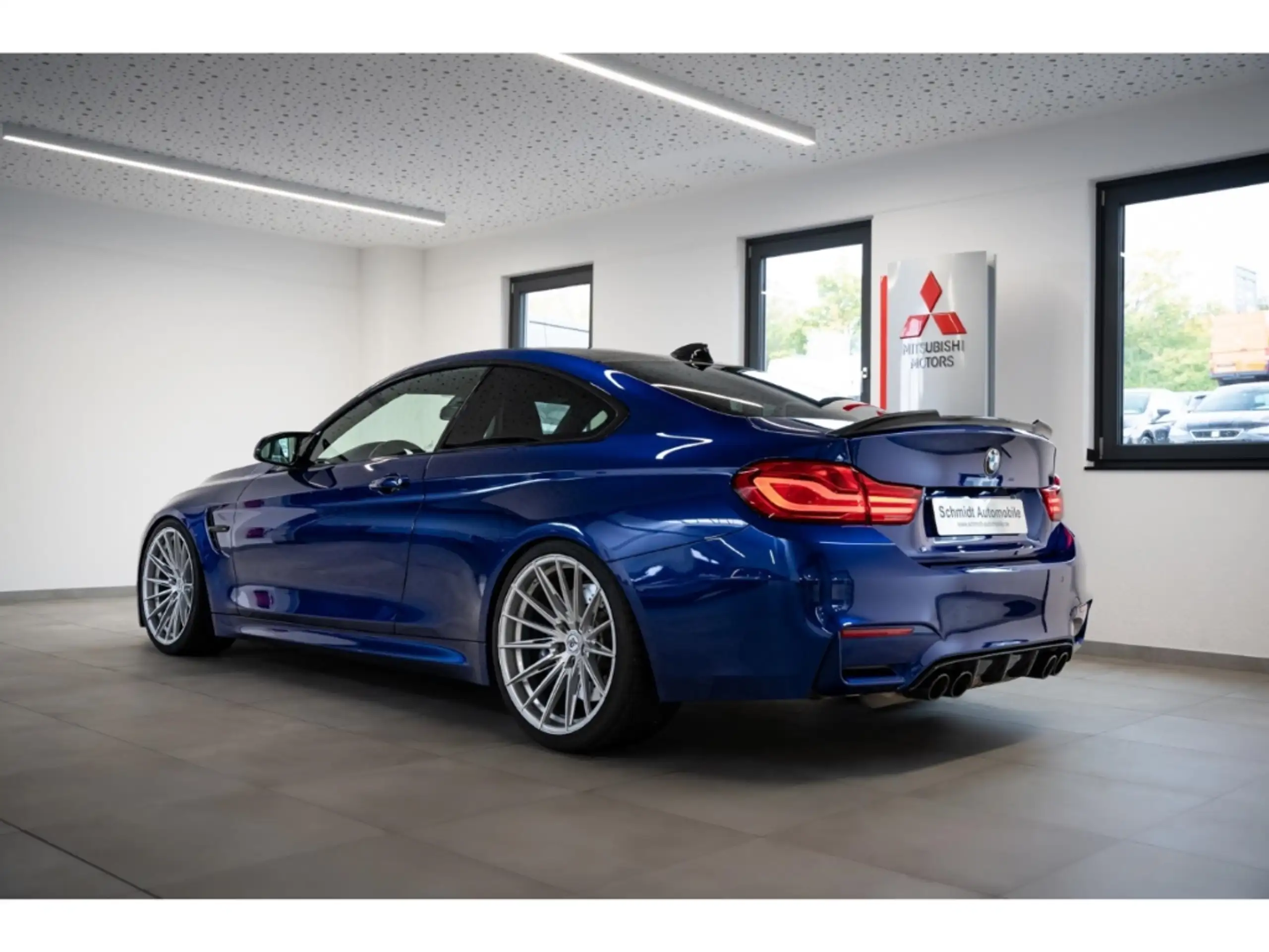 BMW - M4