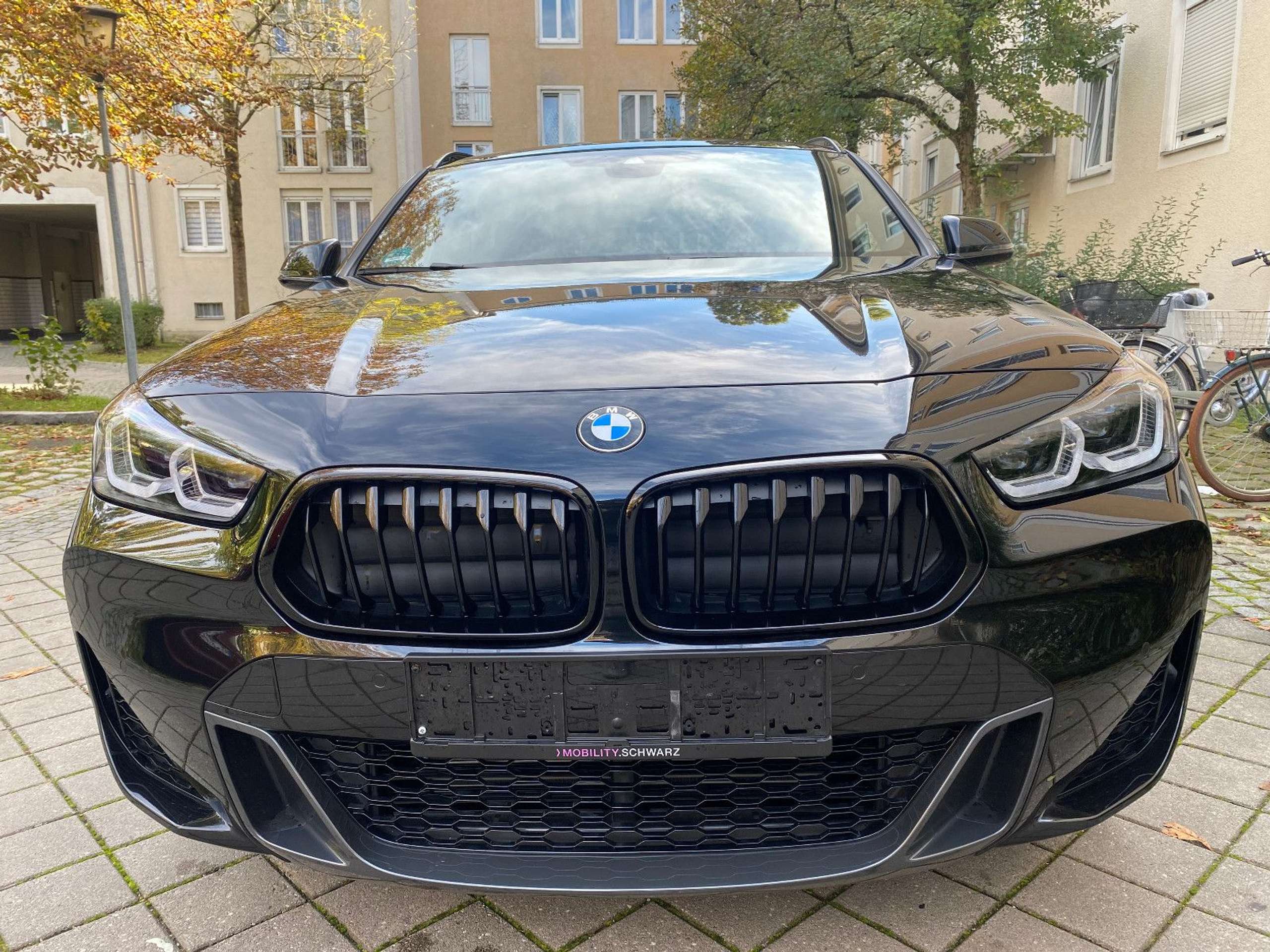 BMW - X2