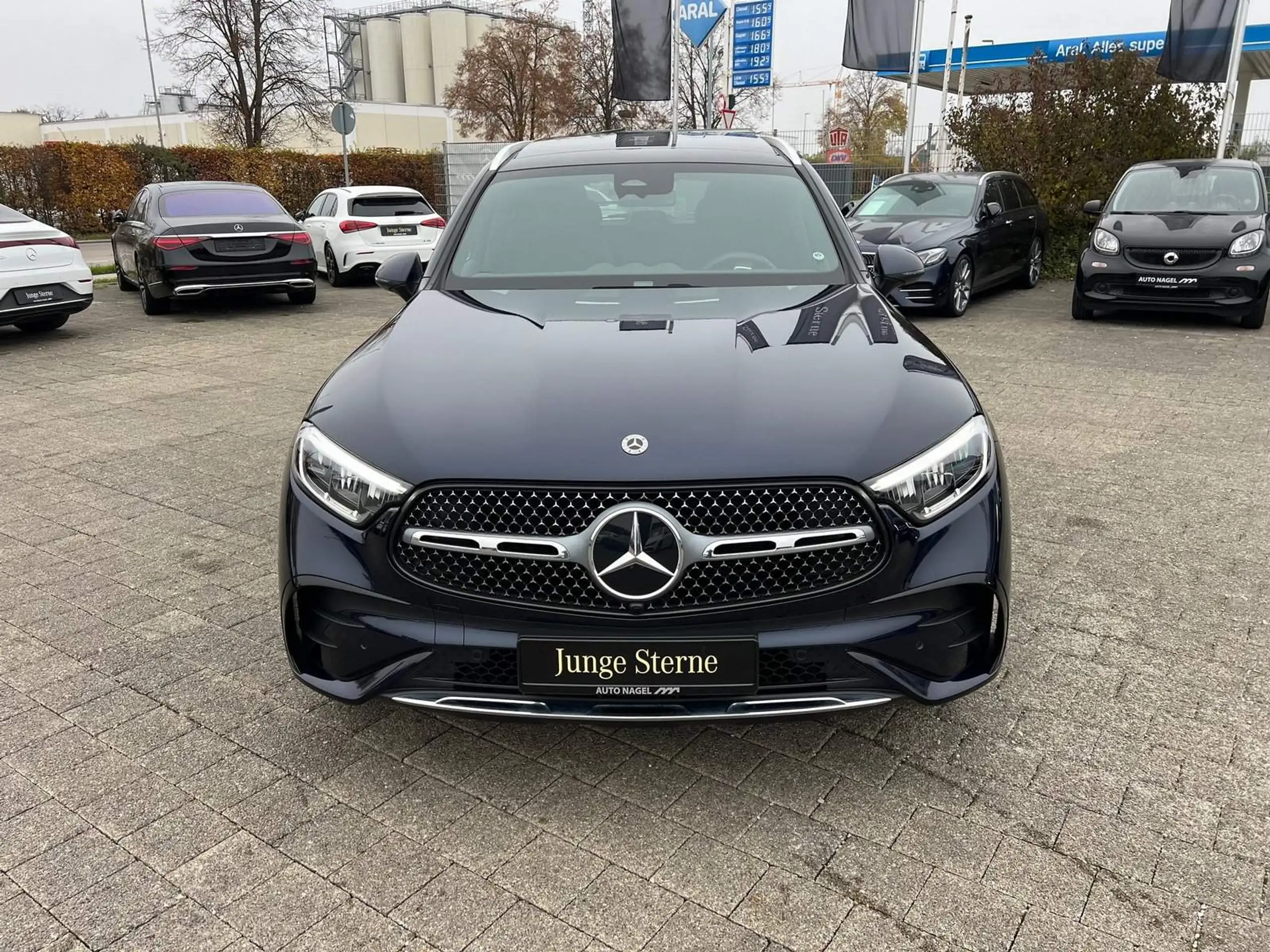 Mercedes-Benz - GLC 220