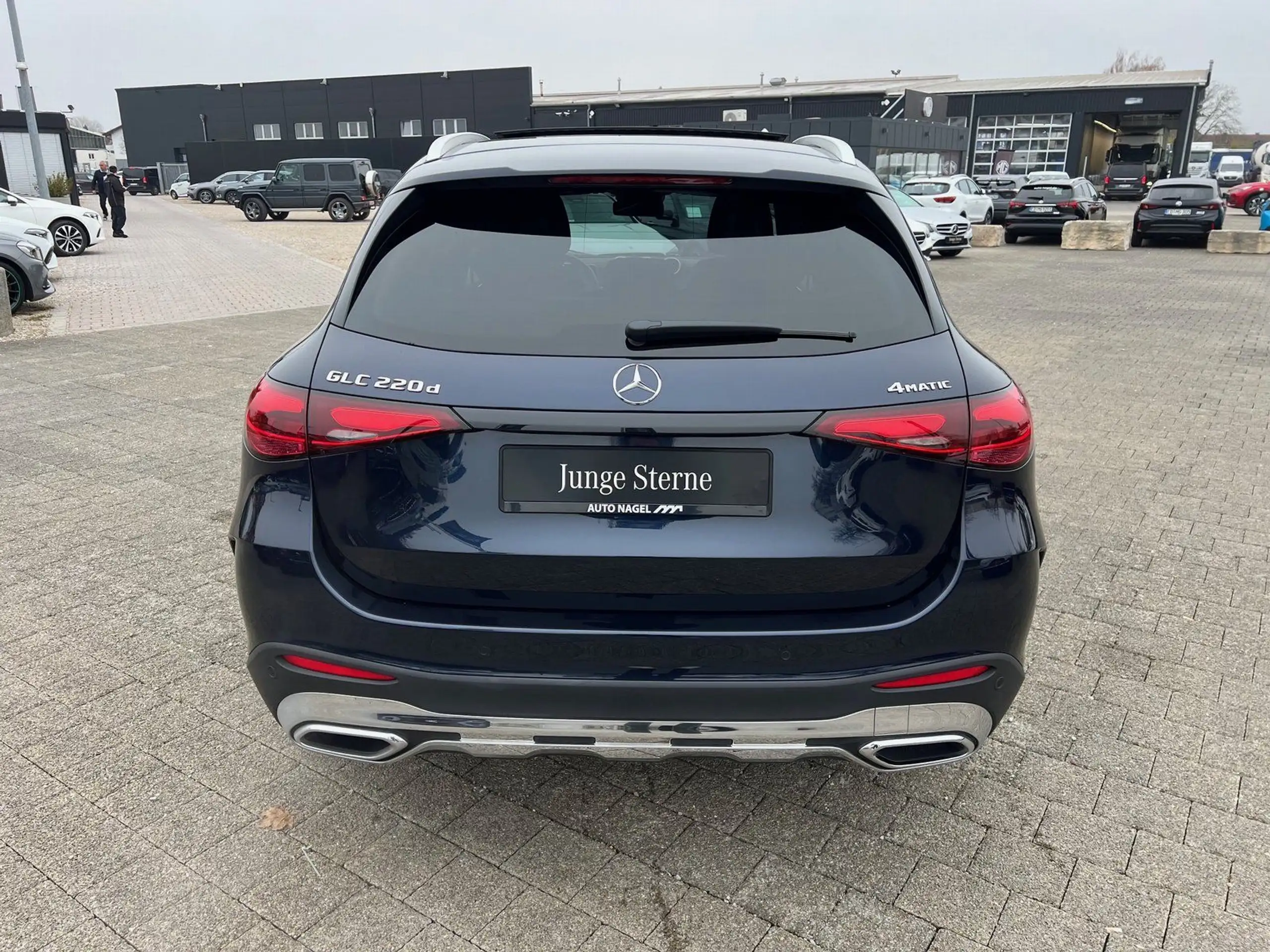 Mercedes-Benz - GLC 220